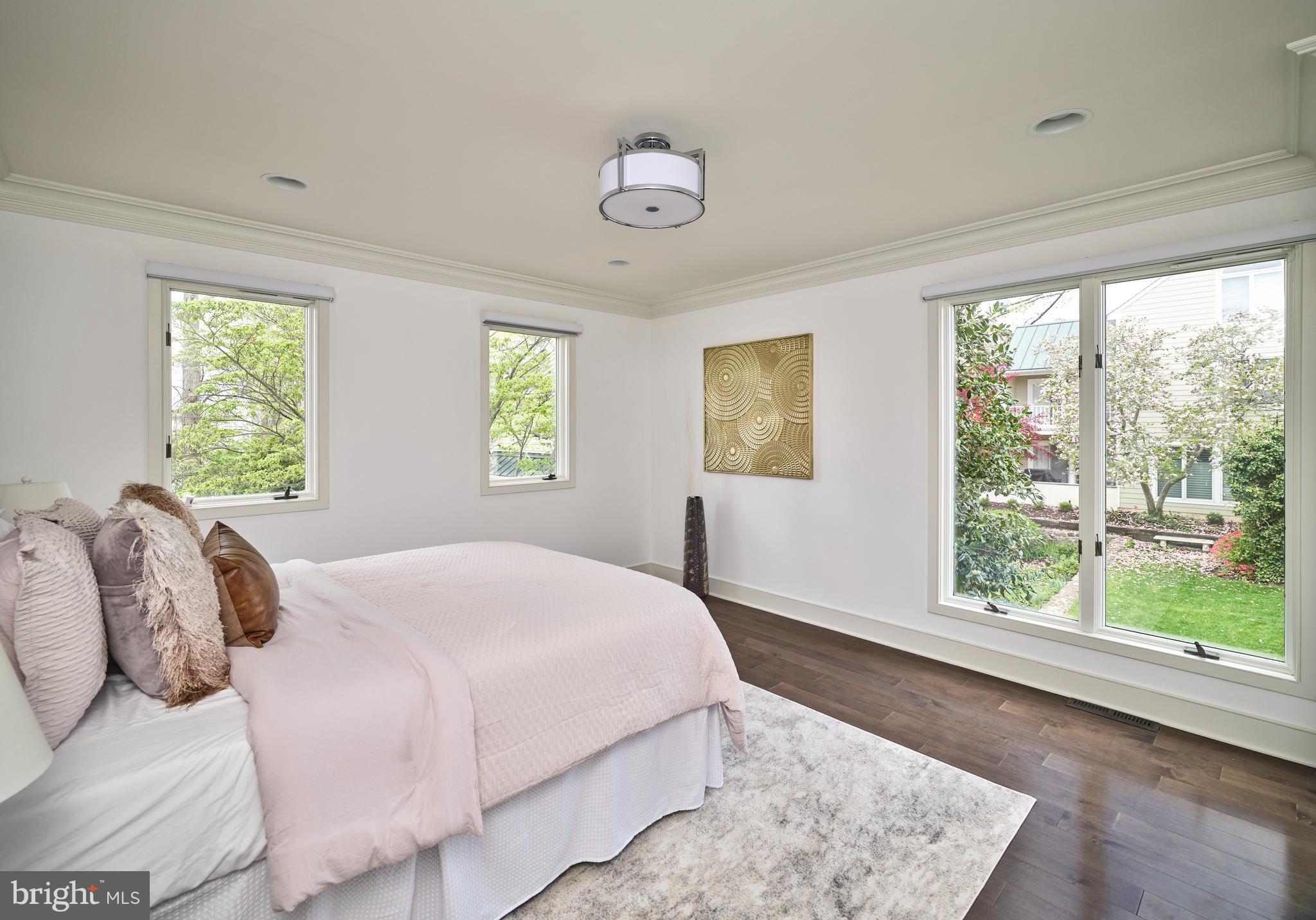 BARNES COURT CONDO - Residential