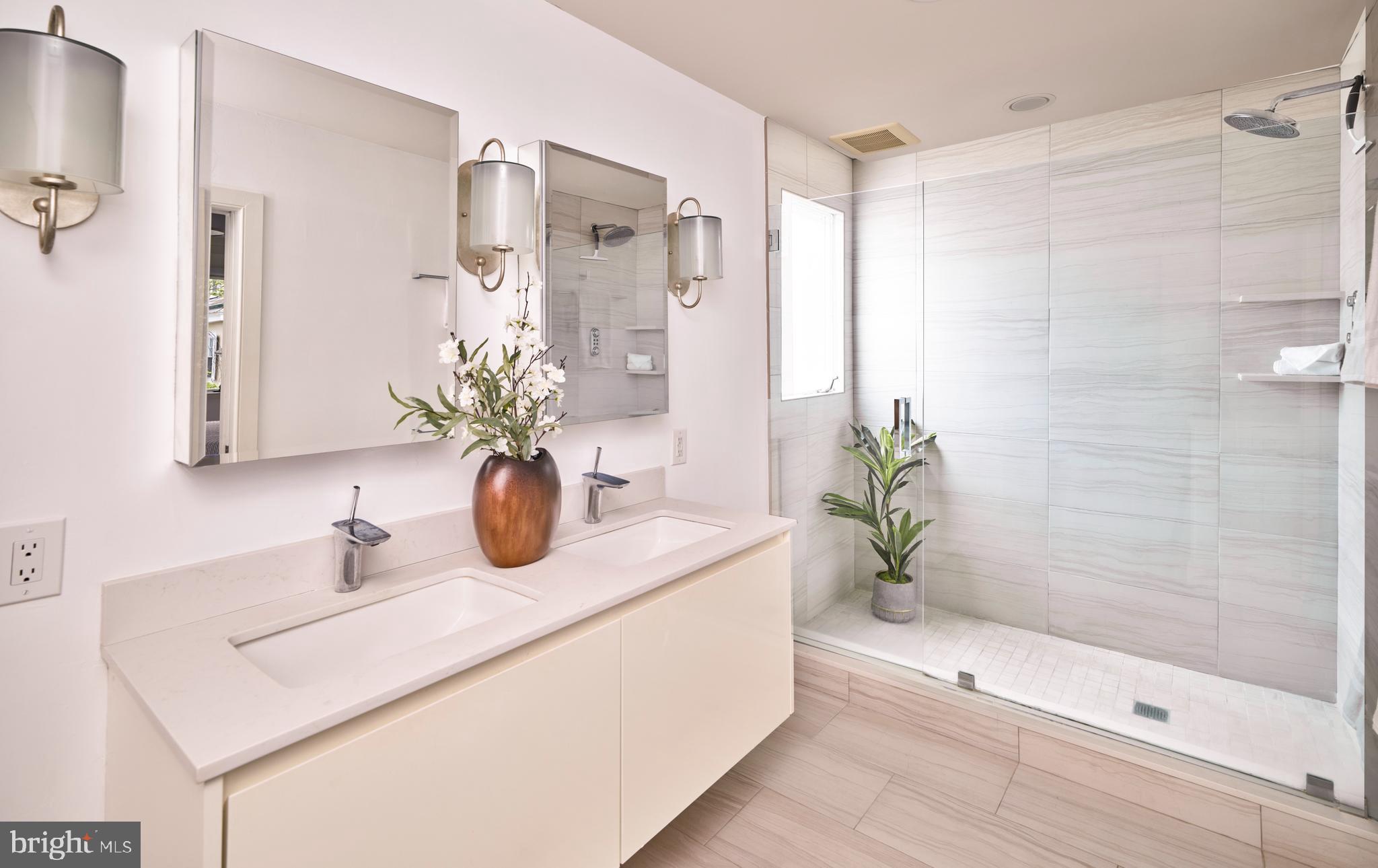 BARNES COURT CONDO - Residential