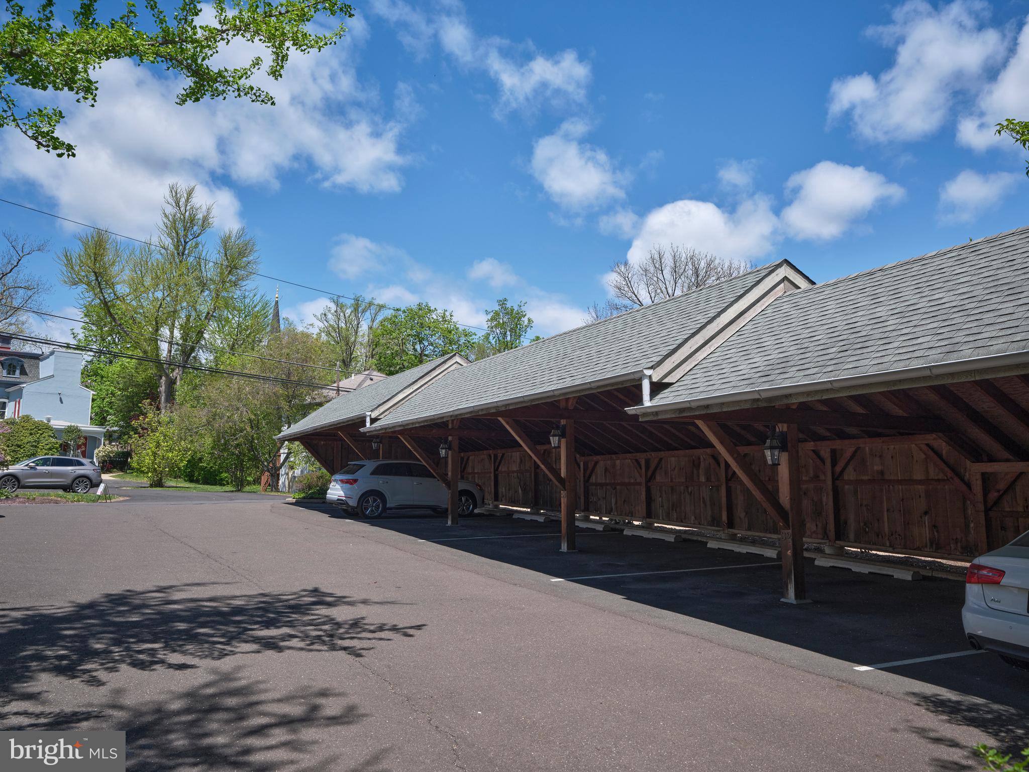 BARNES COURT CONDO - Residential