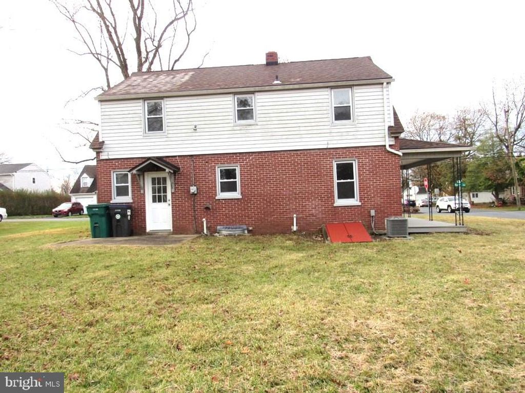 Photo of 2069 Temple Avenue, Lancaster, PA 17603 (MLS # PALA2046100)