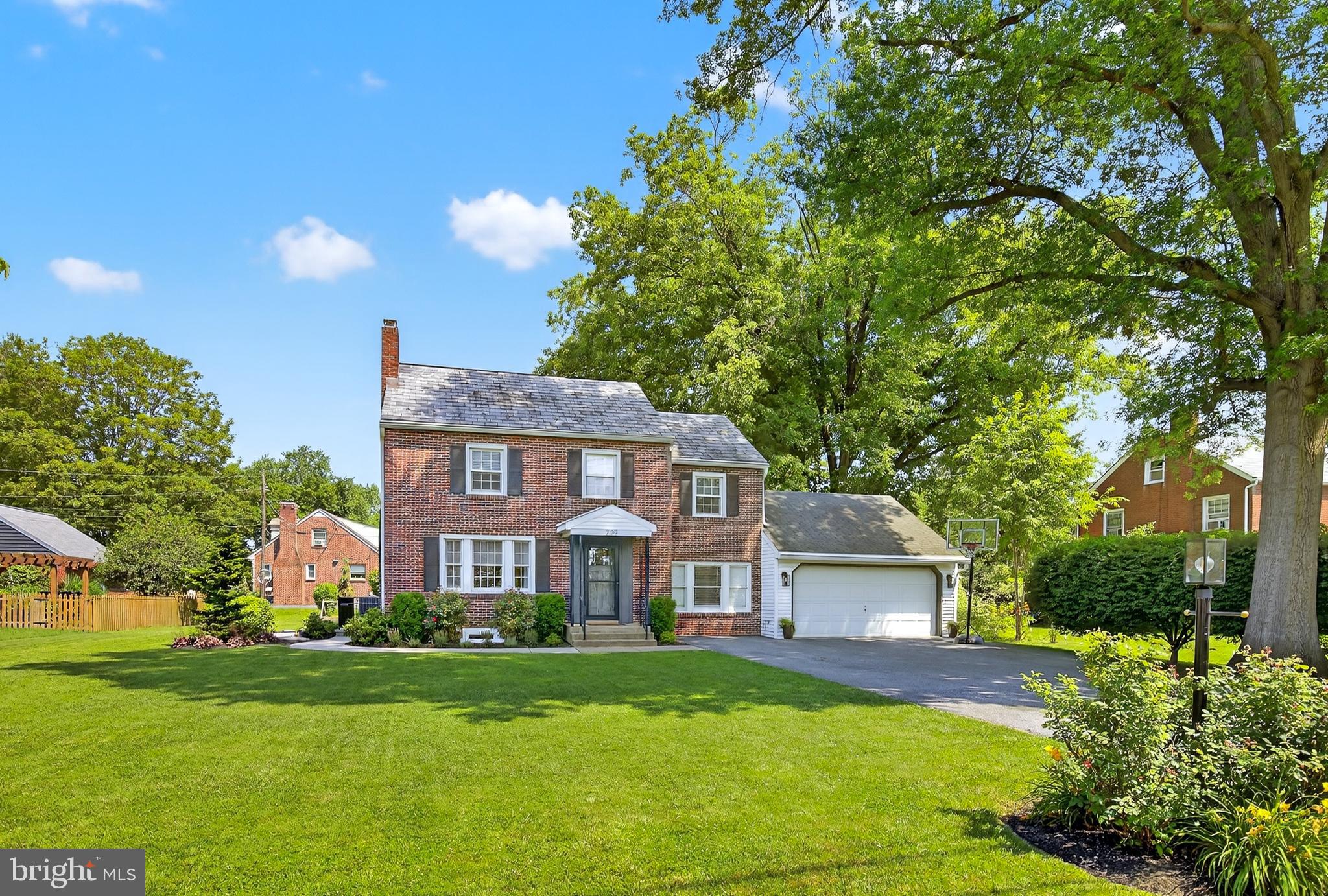 209 E ROSEVILLE ROAD