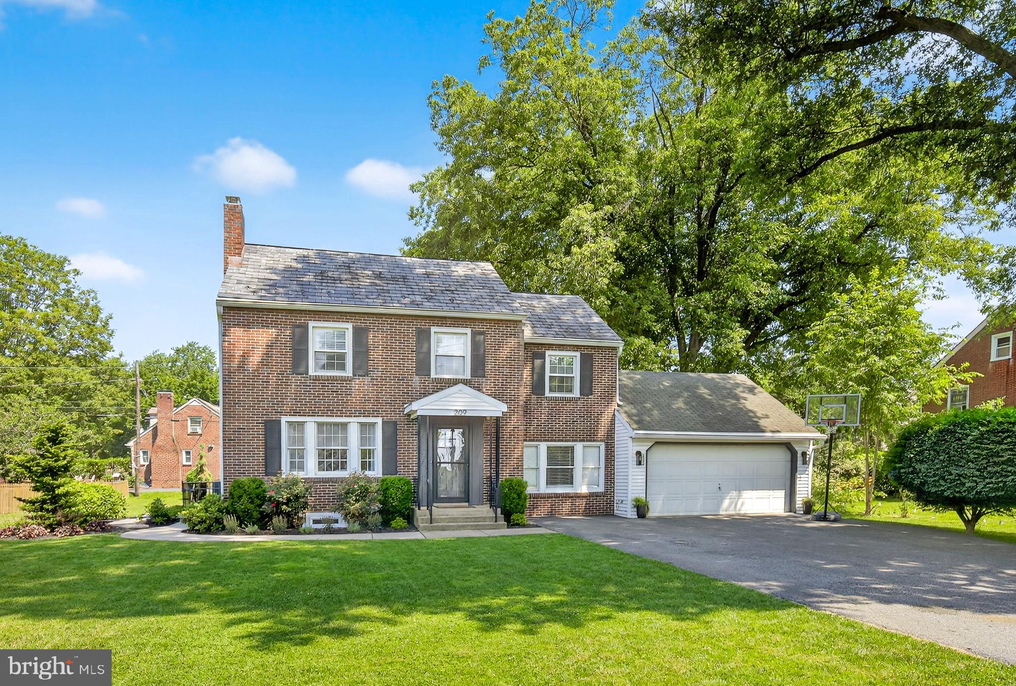 209 E ROSEVILLE ROAD