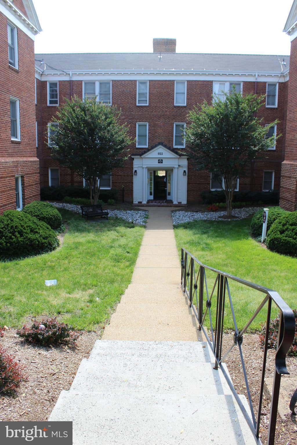 Photo of 922 S Washington Street #305, ALEXANDRIA, VA 22314 (MLS # VAAX2064846)