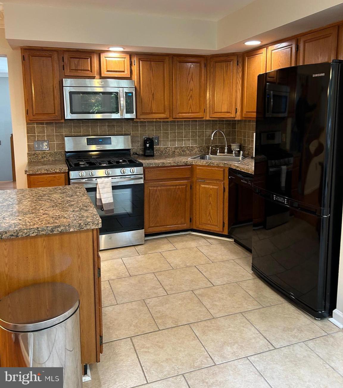 15496 TRAVAILER COURT