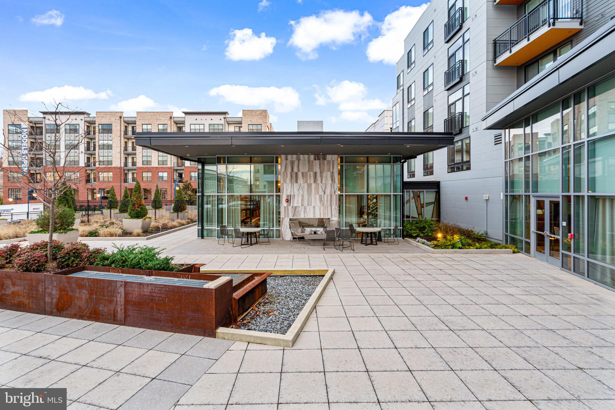 NATIONAL HARBOR - Residential Lease