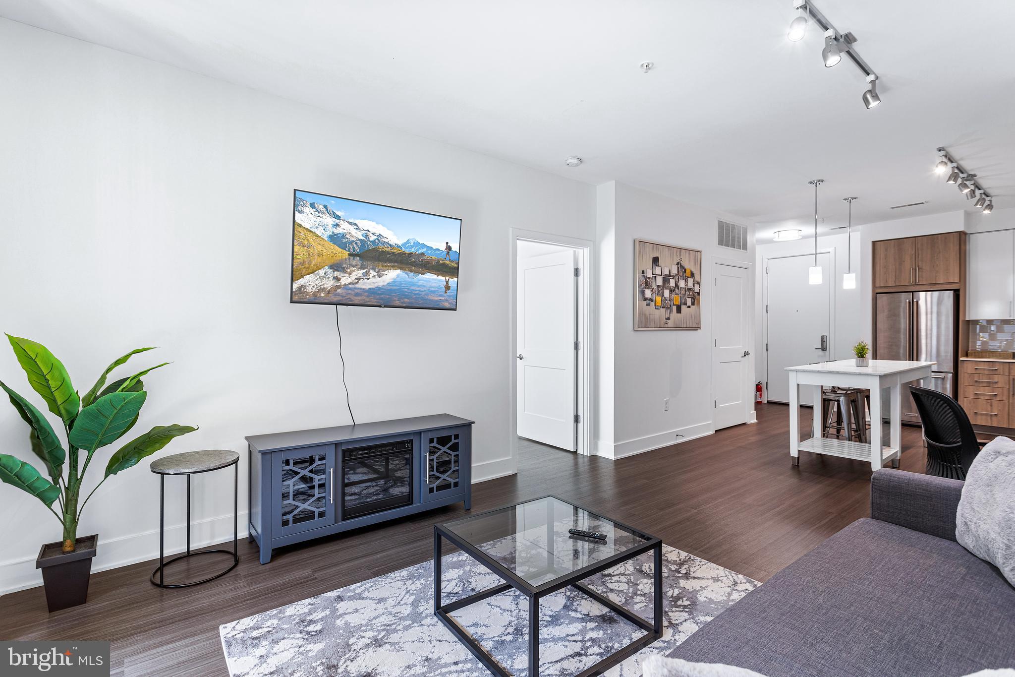 NATIONAL HARBOR - Residential Lease