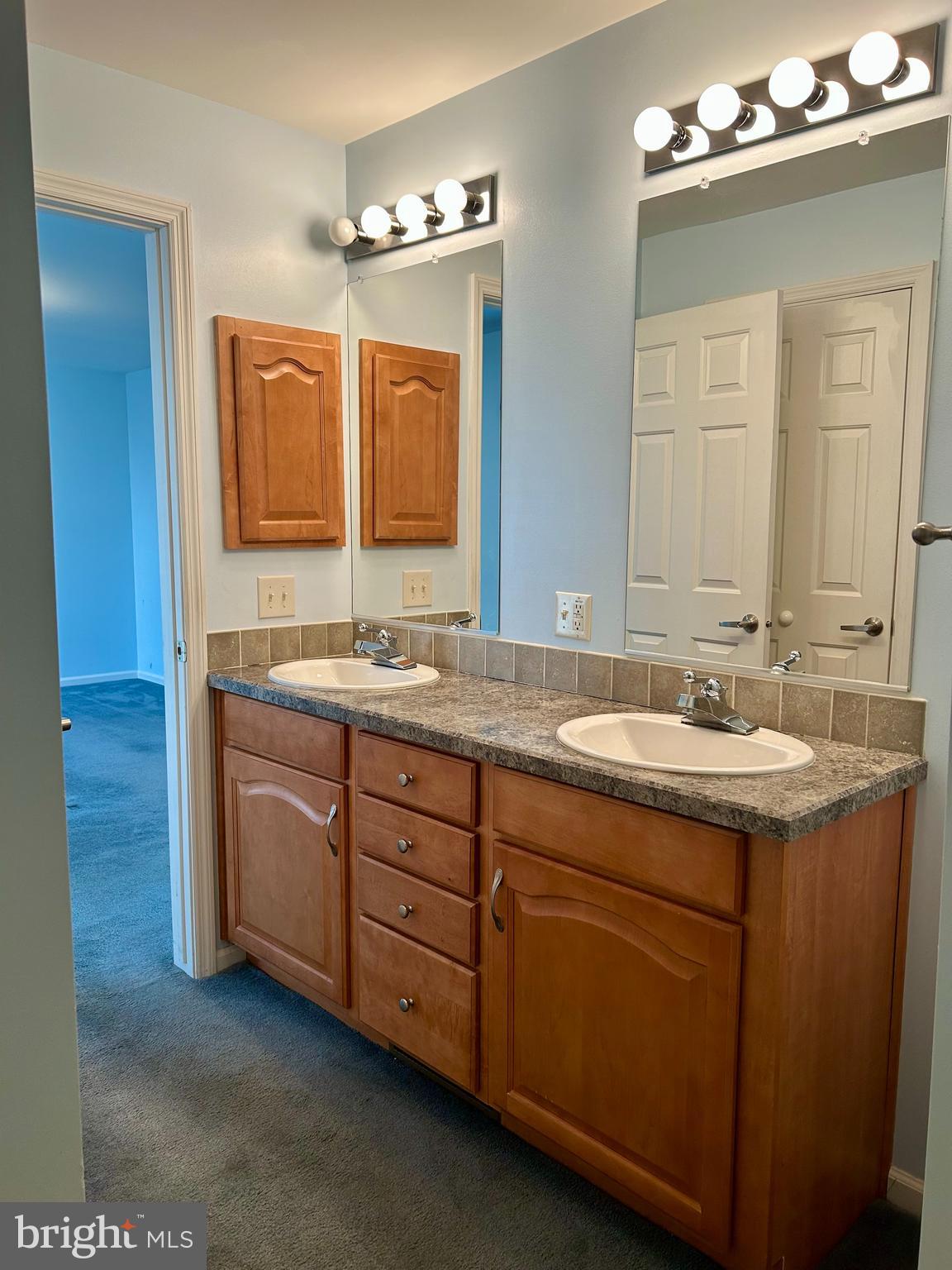 NOTTINGHAM MANOR - Residential