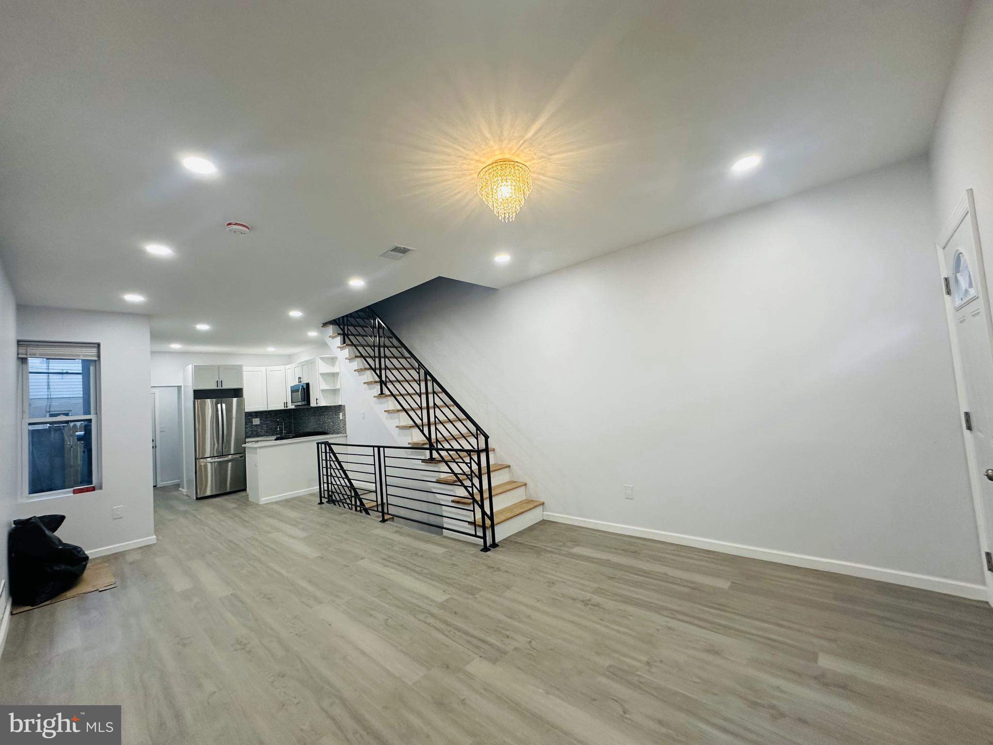 631 CROSS STREET