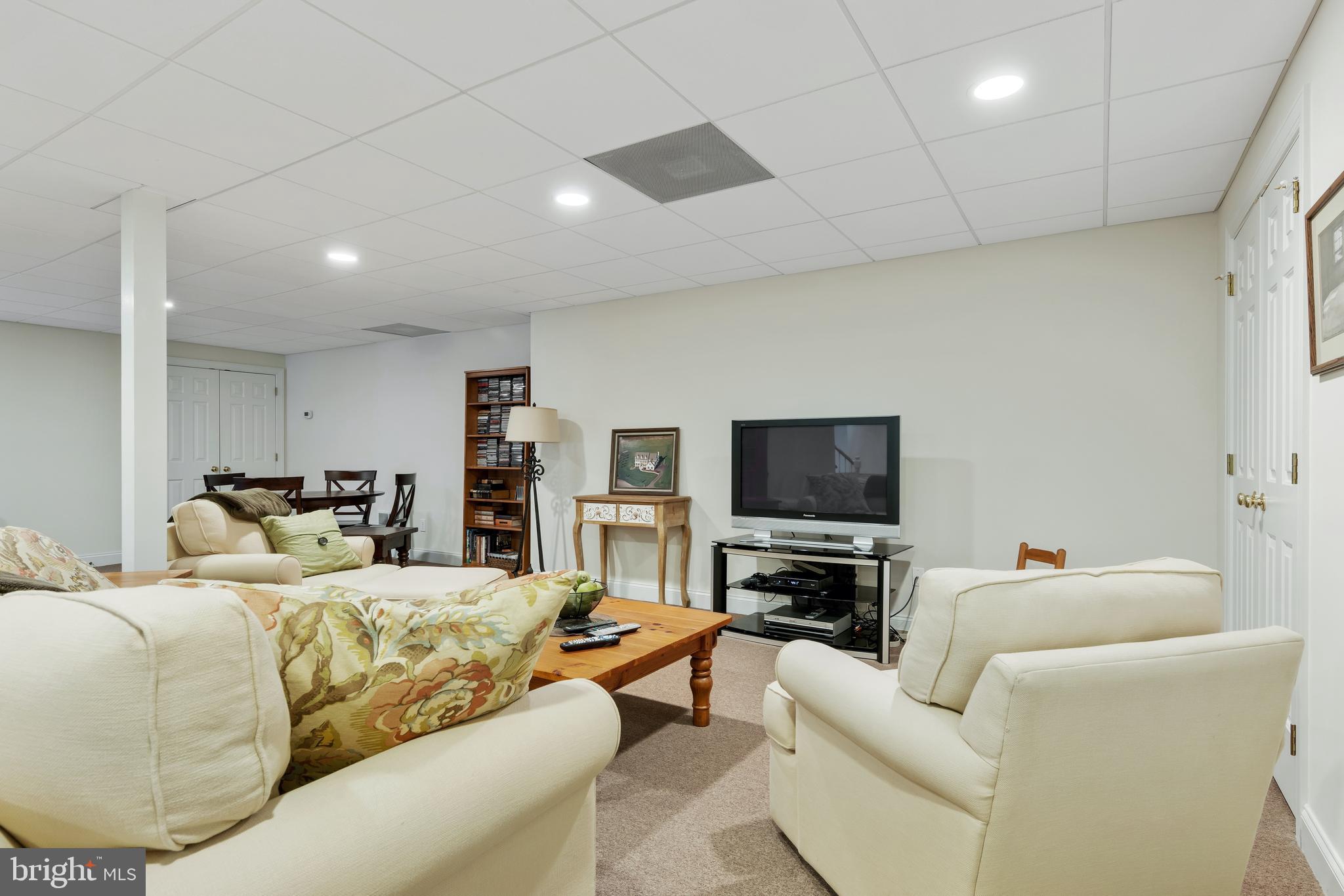 CHANTILLY FARM - Residential