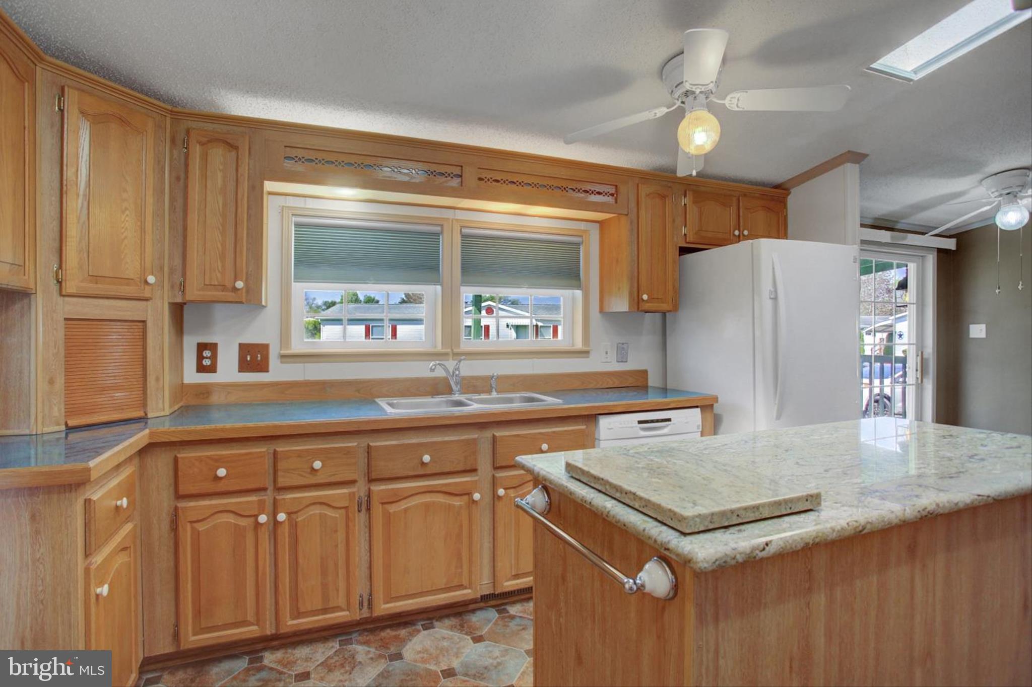 COLONIAL ESTATES - Residential