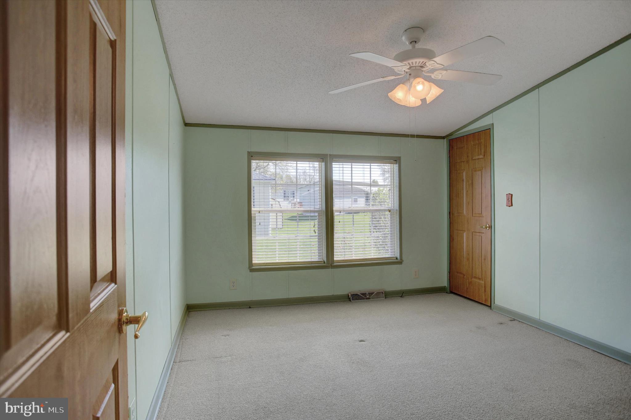 COLONIAL ESTATES - Residential