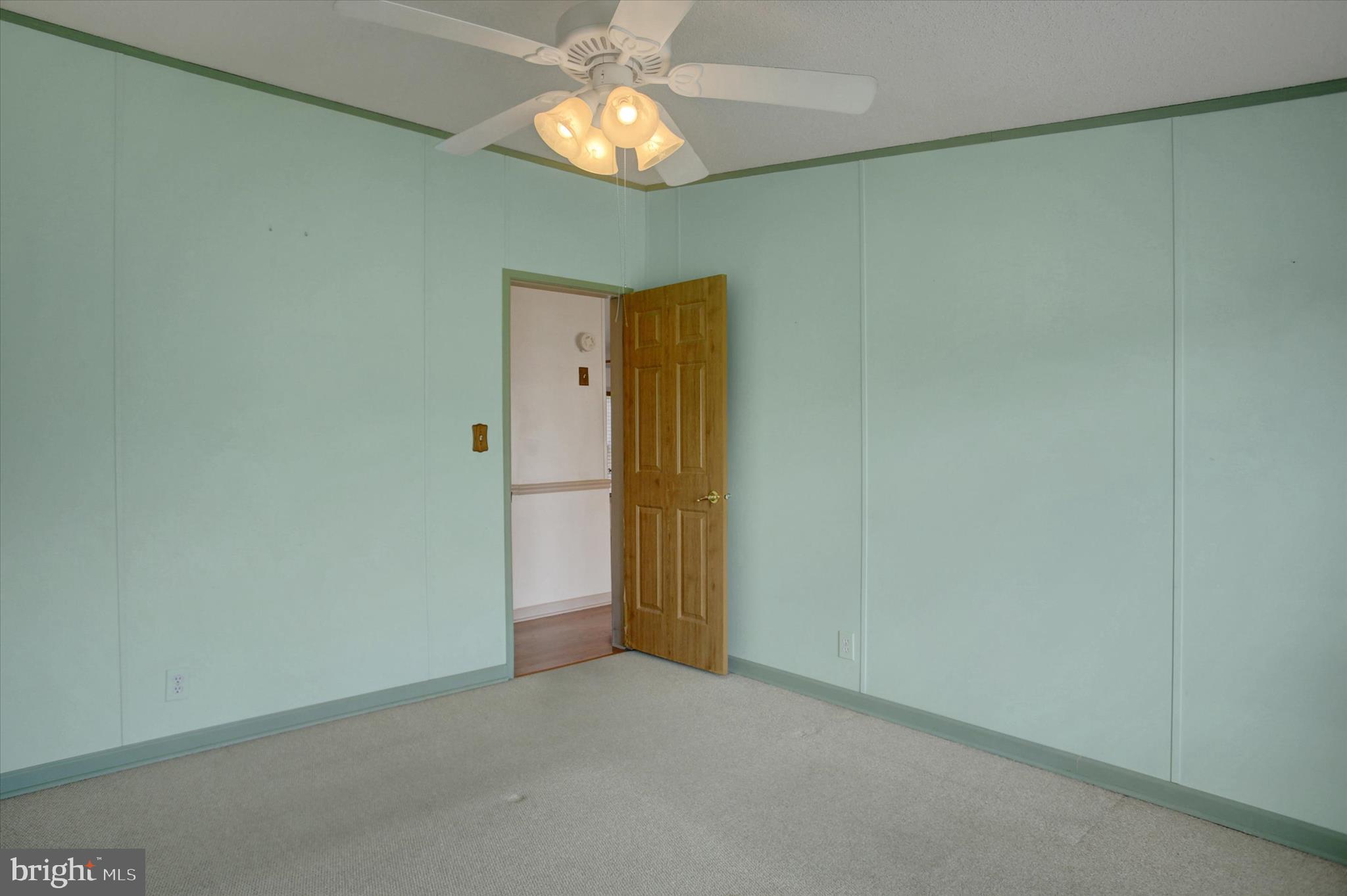 COLONIAL ESTATES - Residential