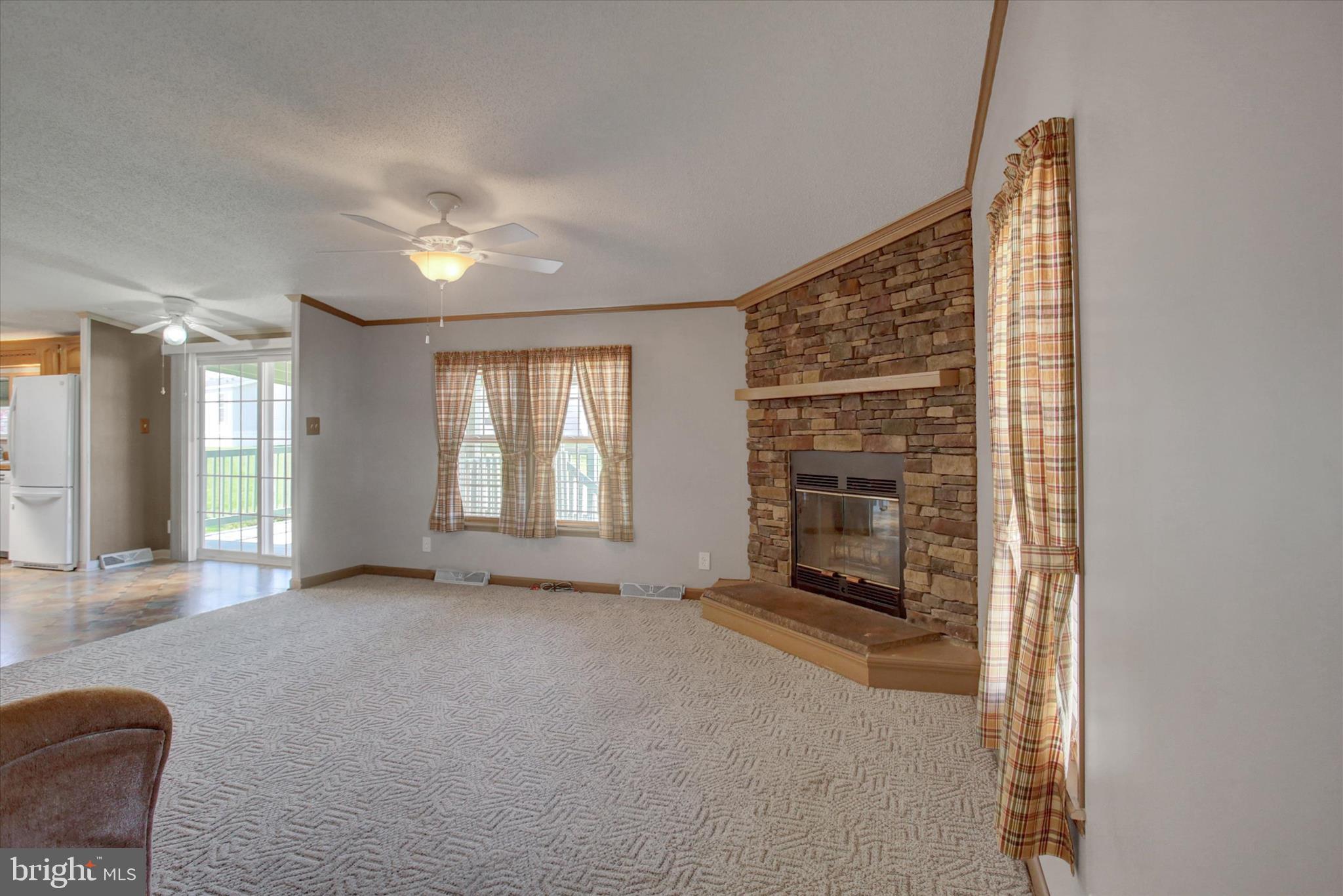 COLONIAL ESTATES - Residential