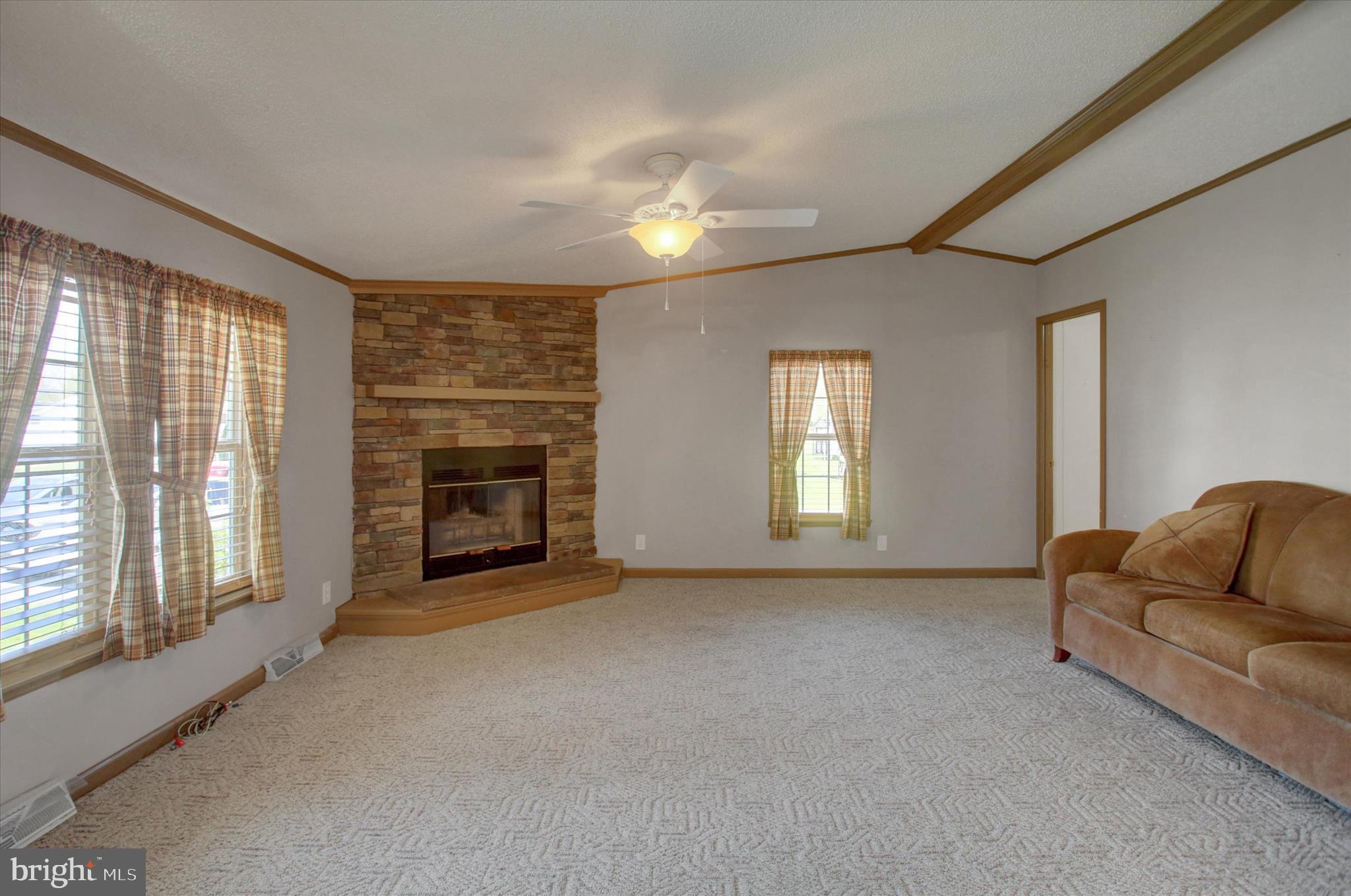 COLONIAL ESTATES - Residential