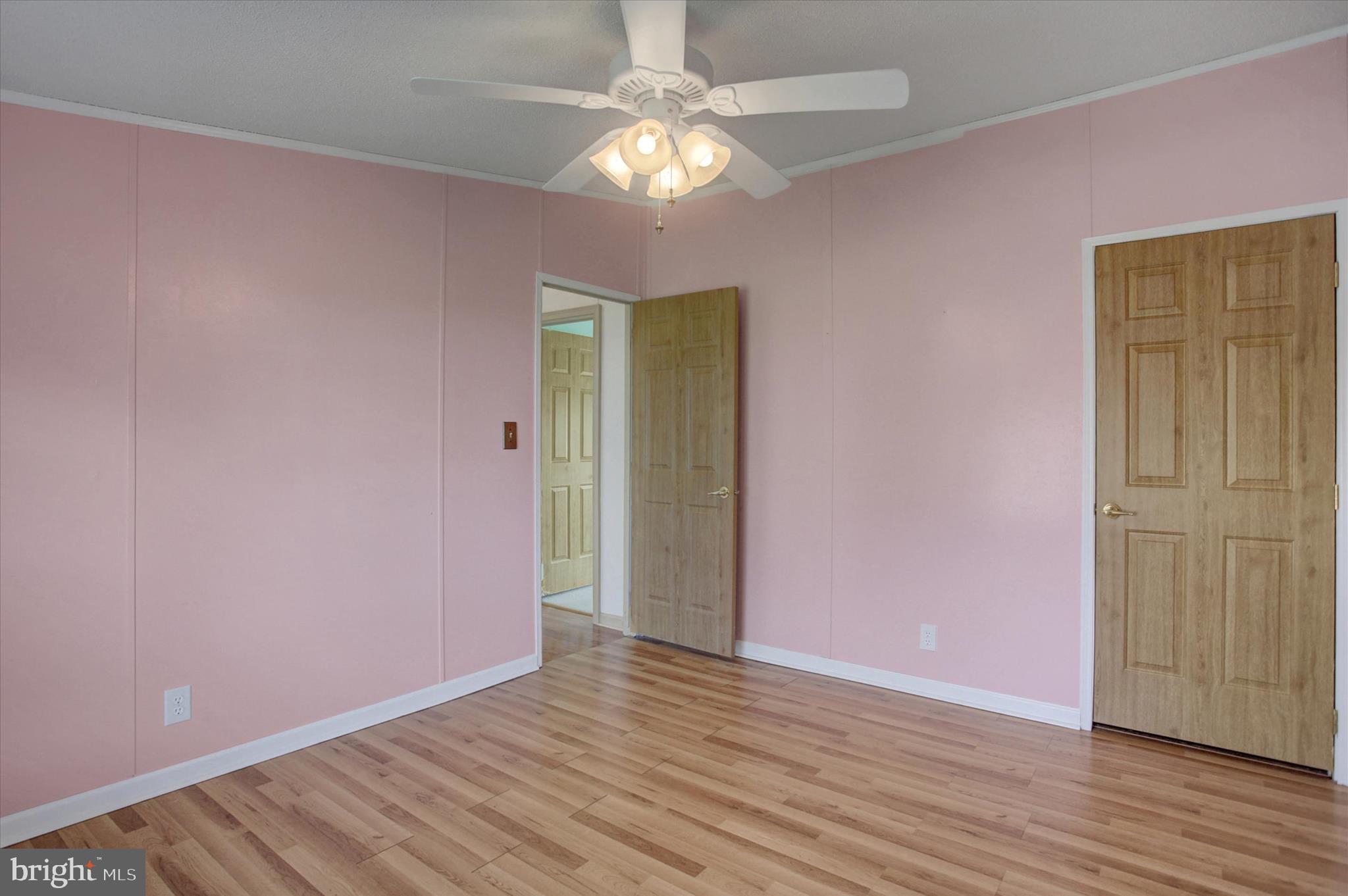 COLONIAL ESTATES - Residential