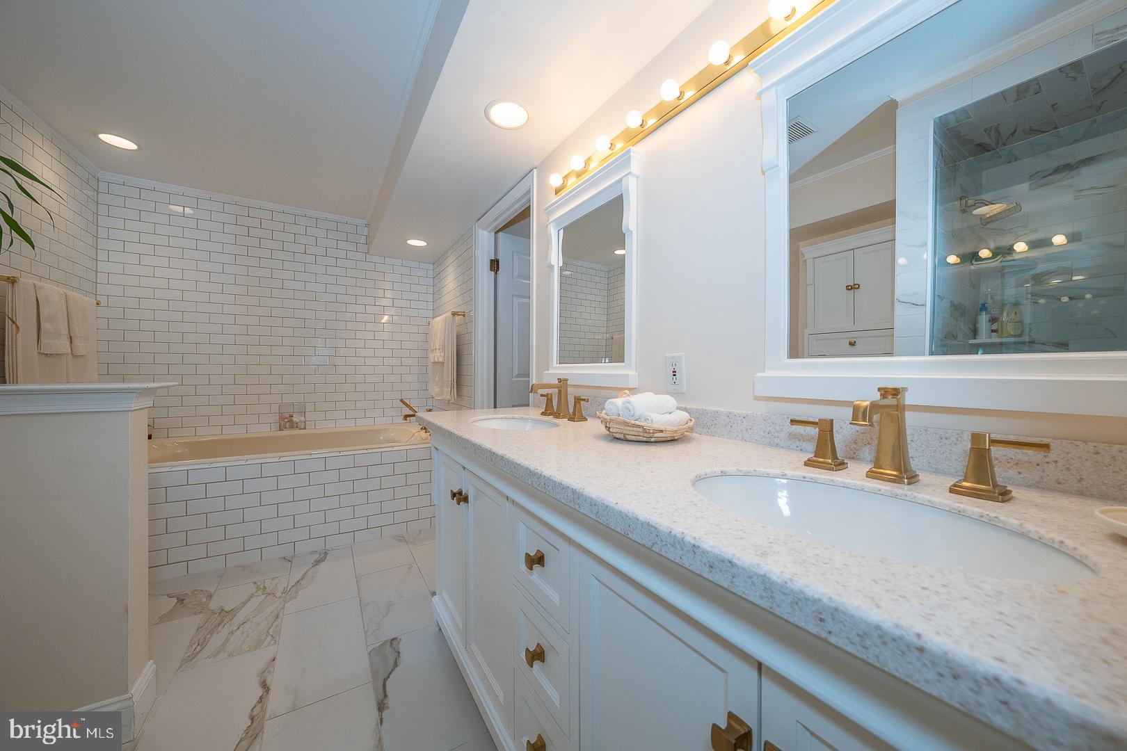 SPRING MILL - Residential