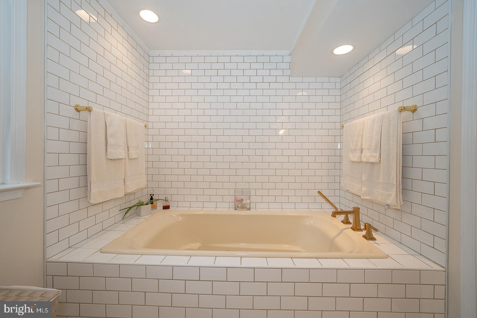 SPRING MILL - Residential