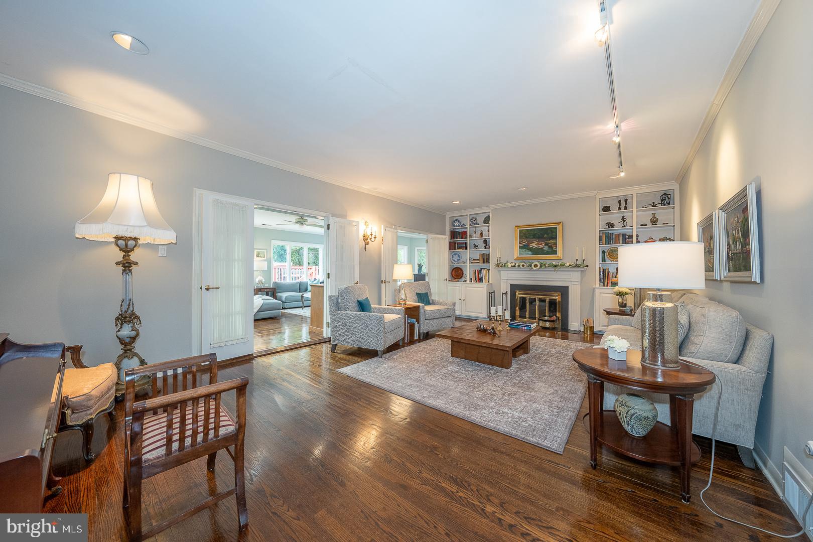 SPRING MILL - Residential