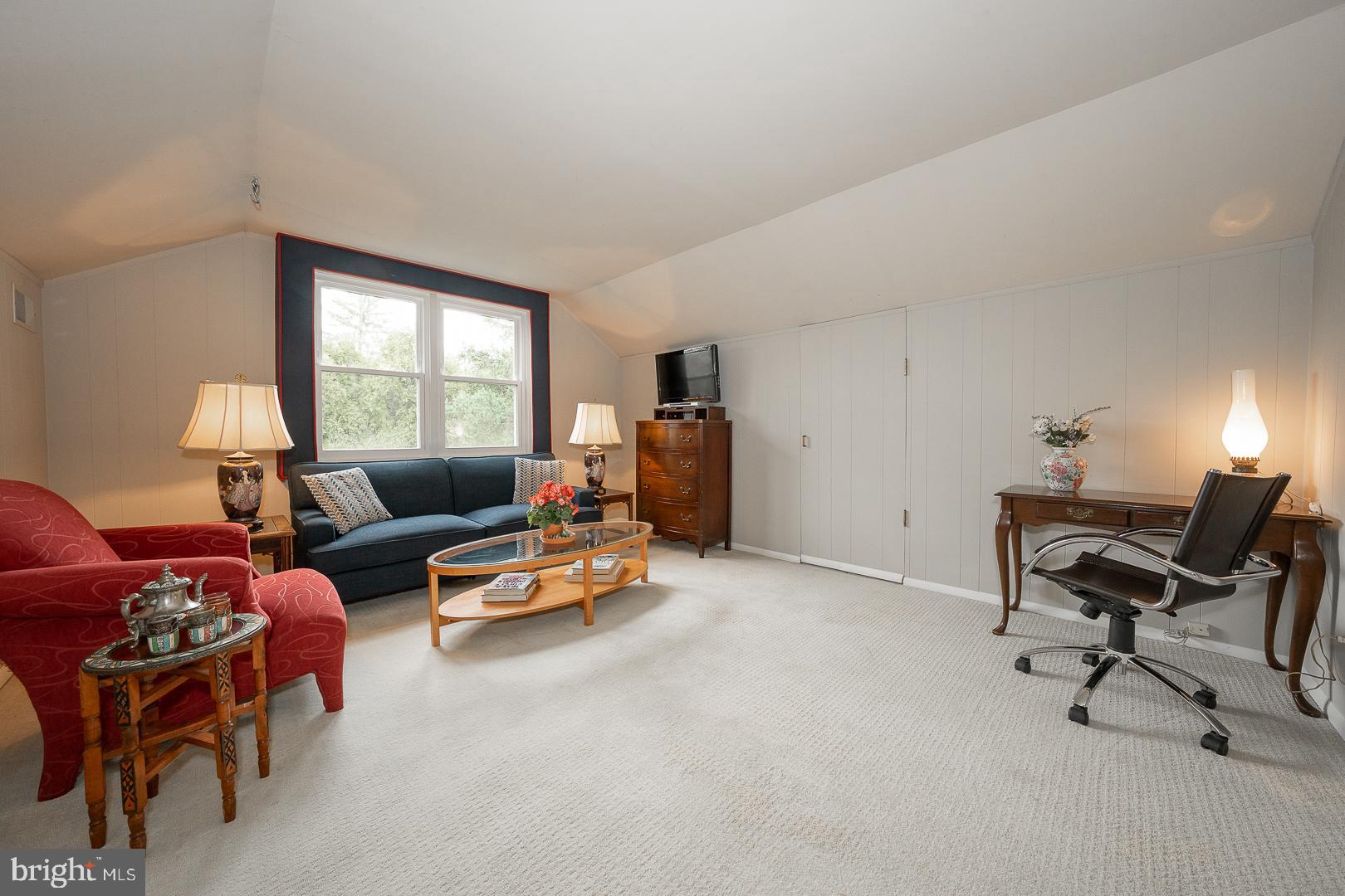 SPRING MILL - Residential