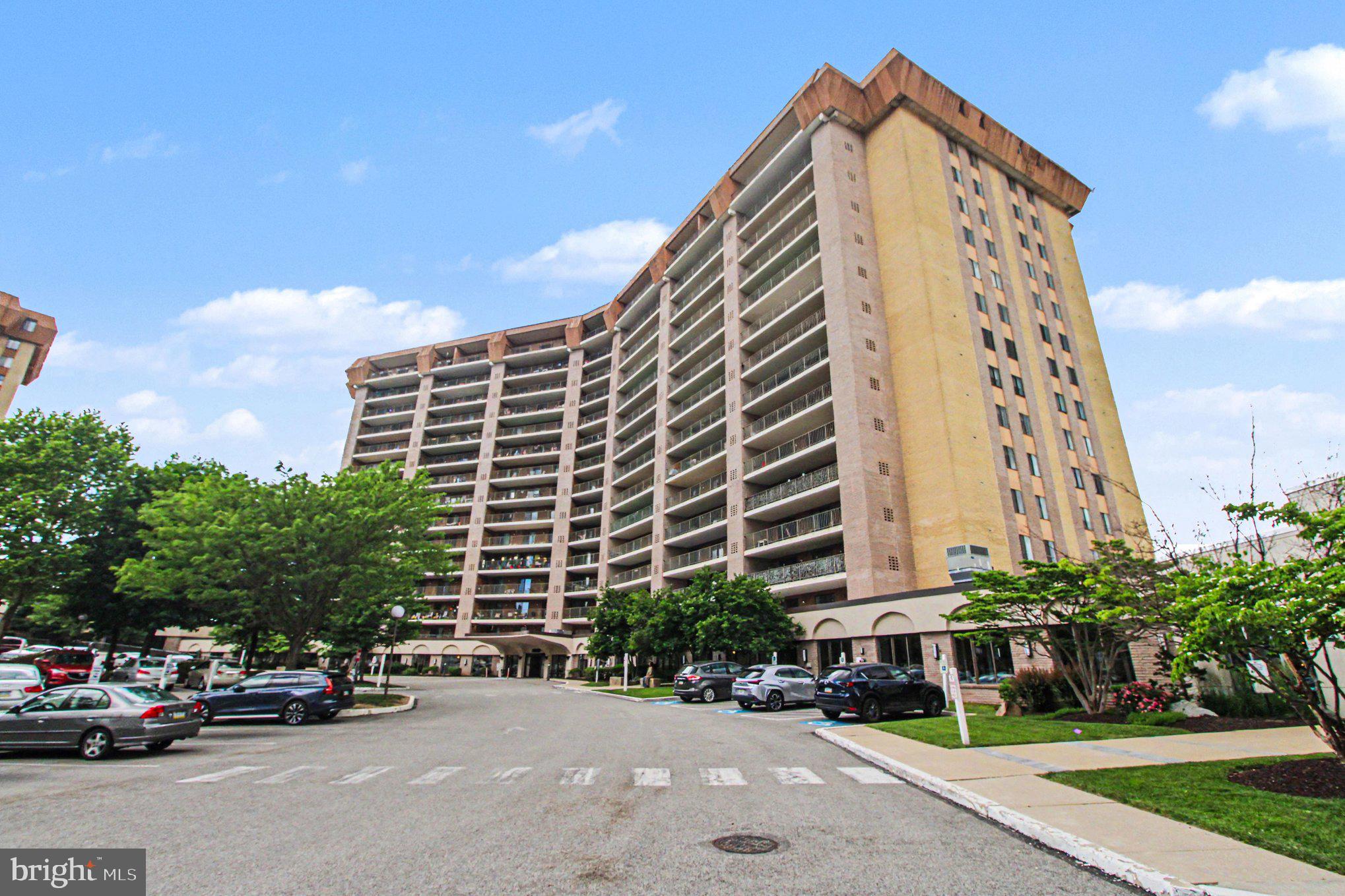 VALLEY FORGE TOWER - Residential
