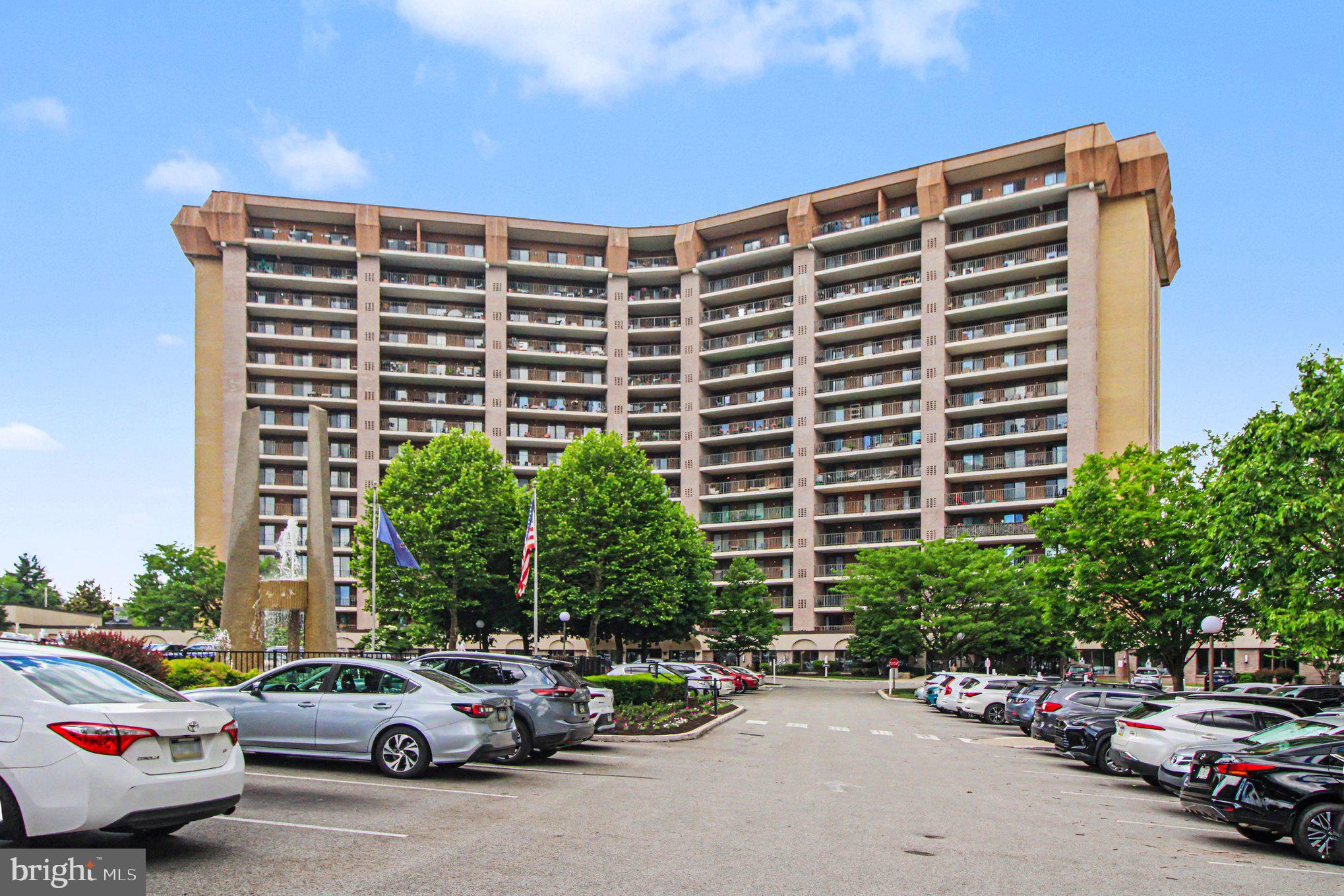 VALLEY FORGE TOWER - Residential