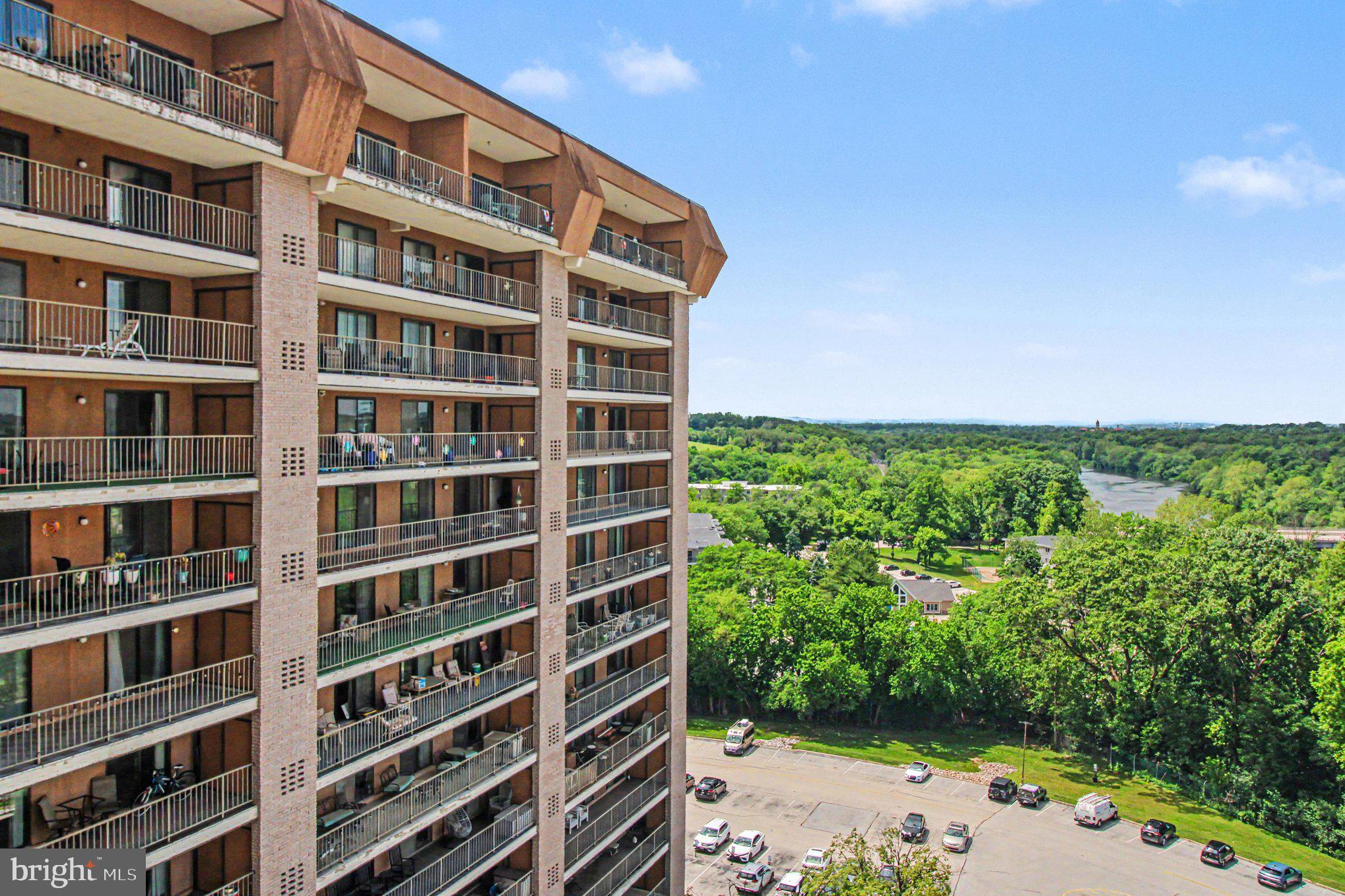VALLEY FORGE TOWER - Residential