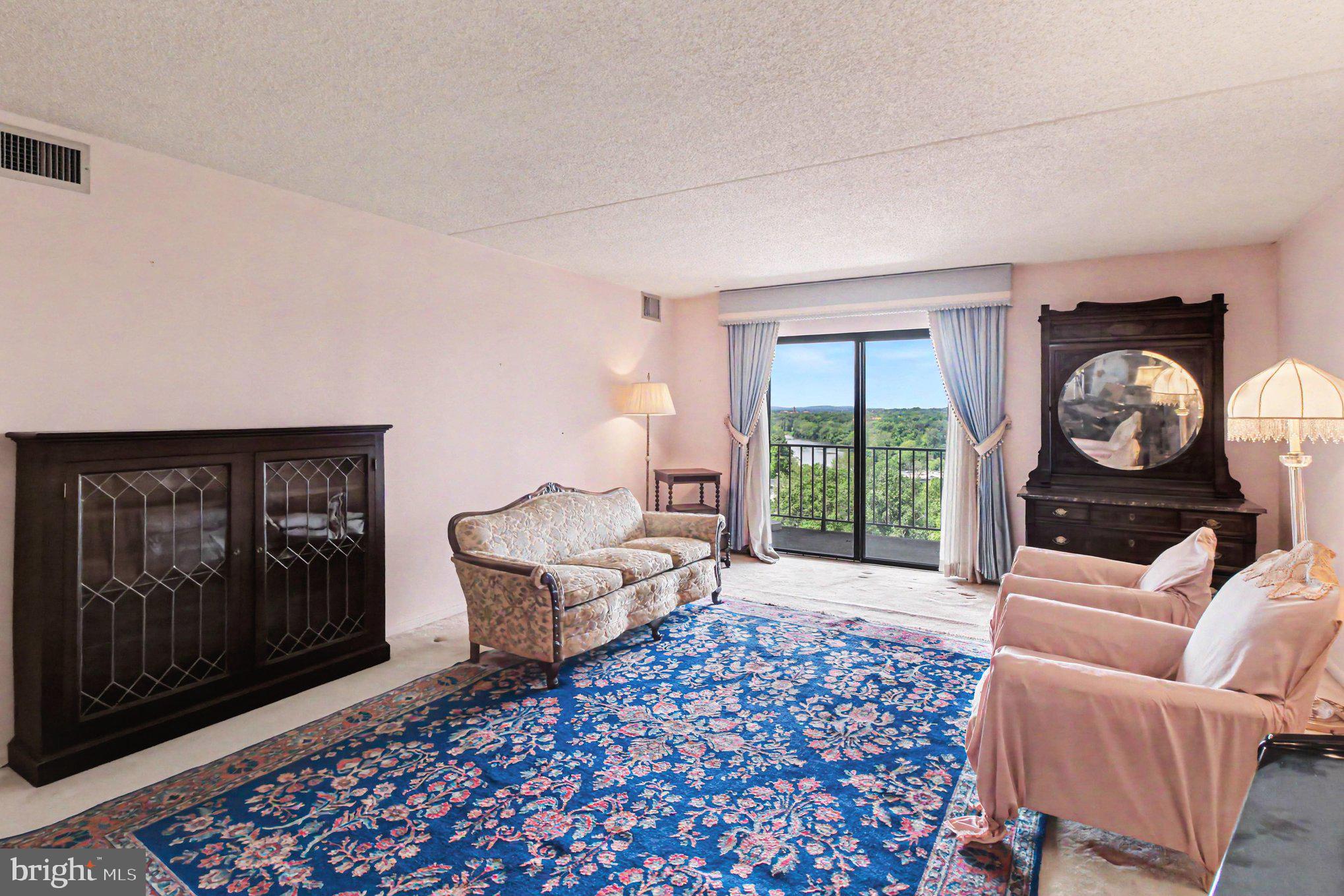 VALLEY FORGE TOWER - Residential