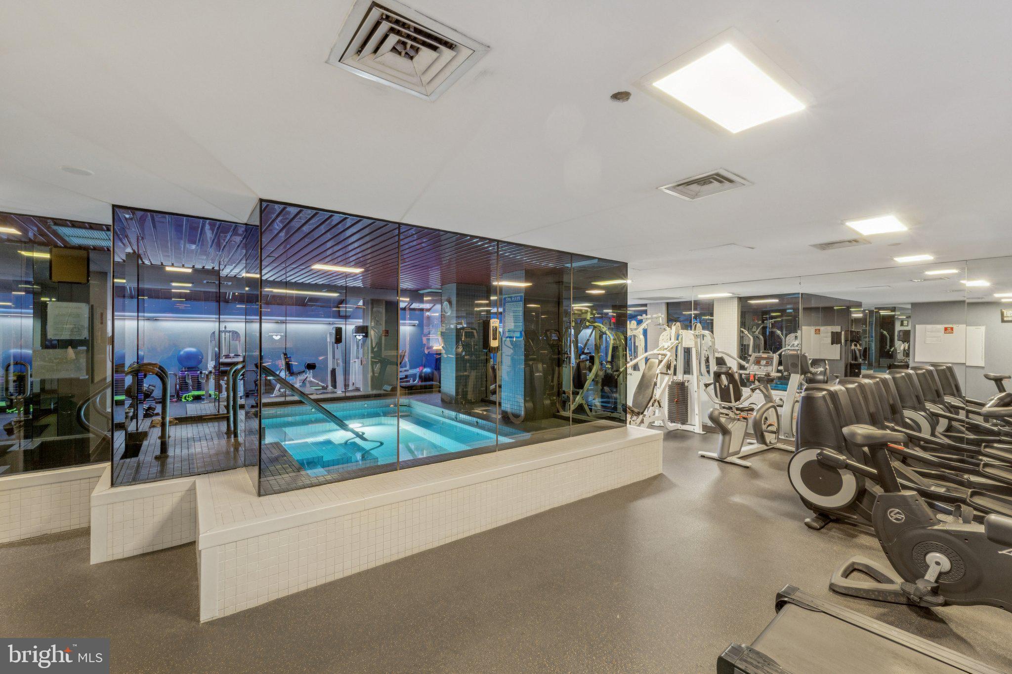 ROSSLYN - Residential