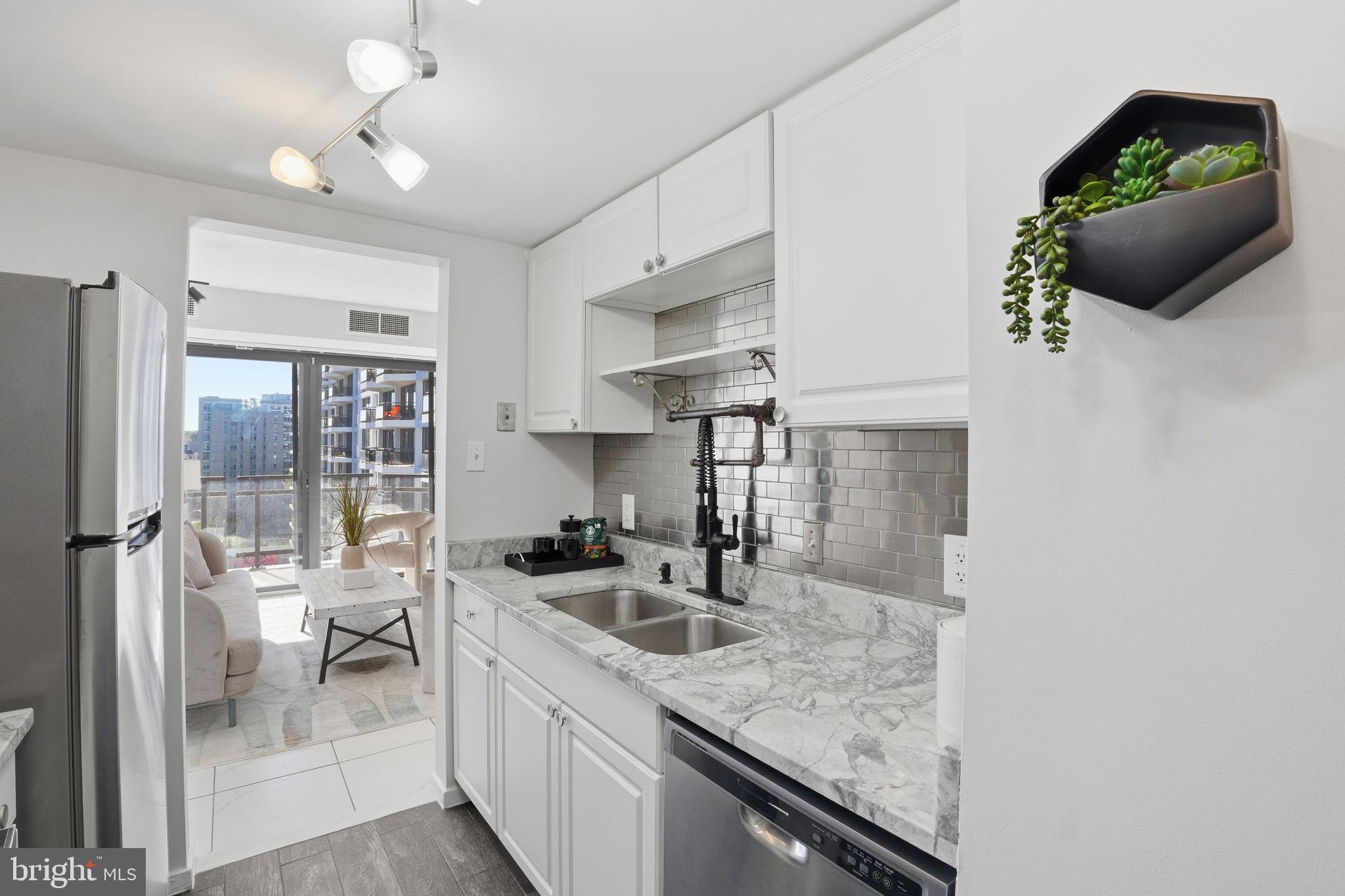 ROSSLYN - Residential