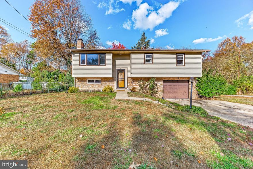 Cute bi-level home for sale with water views from the kitchen!  Original hardwood floors throughout the upstairs, 3 bed 2 bath with finished basement area.  Outdoor patio and fire pit, great for entertaining.  Right off 210 hwy for easy commute into DC, just a minutes from NAVSEA Indian Head. Great starter home with tons of potential.