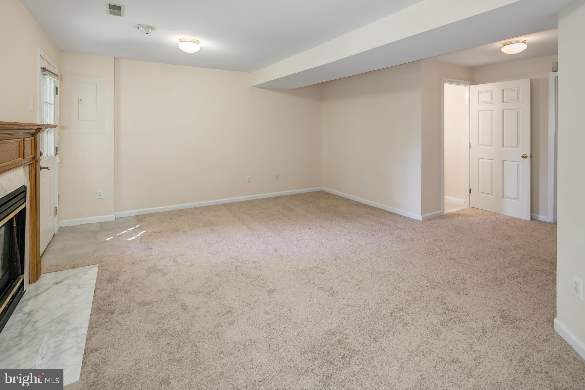 WELLINGTON/CLOVERHILL - Residential