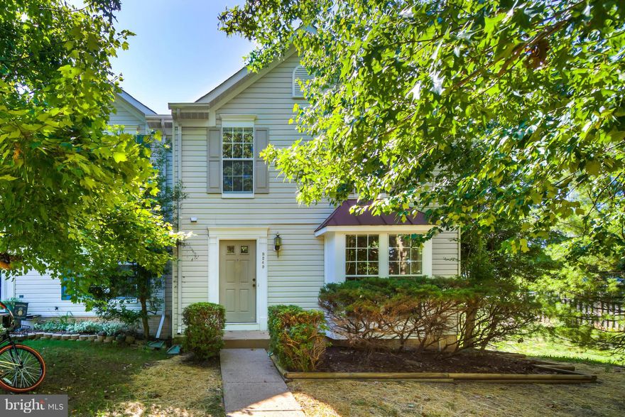 Recently updated and ready for a new owner!  This 3 finished level townhouse has all new carpet, fresh paint, new kitchen tiled floor, new full bath in the basement, new glass tile backsplash, new appliances...Private end unit that backs to partial common space - finally a townhome that is not on top of the neighbors in the rear! Excellent commuter location! Back on the market due to buyer default