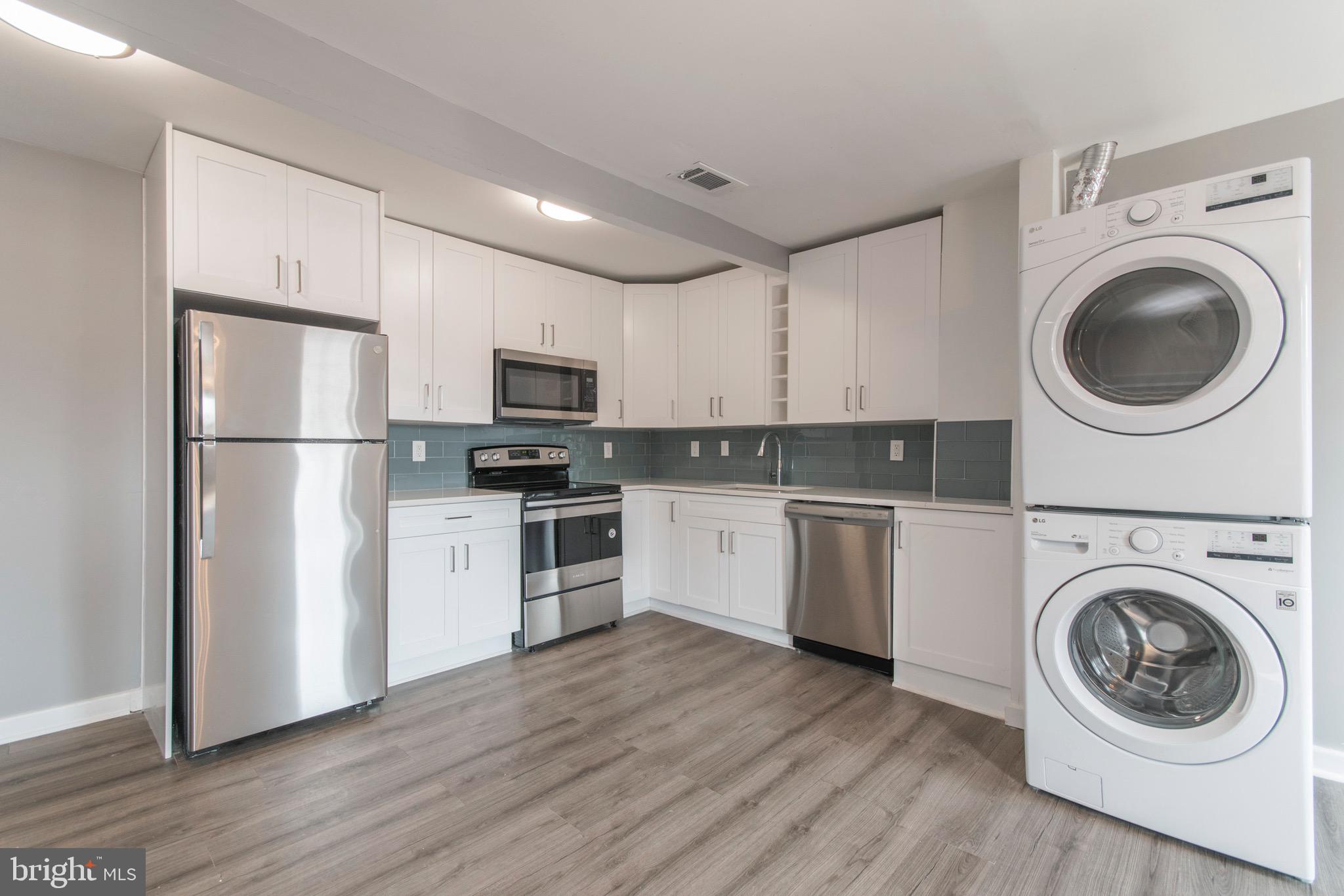 SECTION 8 APPROVED** Introducing 515 W Girard Ave #3! Recently renovated 3 bed, 1 bath located on bustling Girard Ave includes updated finishes, in-unit laundry and central air! The kitchen has ample counter space, microwave, dishwasher, full-sized fridge, and oven. Beyond the kitchen is a spacious living area with room for a couch, TV, and dining table. The open floor plan allows for plenty of living space and versatility! The bathroom has floor-to-ceiling tile, modern finishes, and a sizable tub. Tenant pays a $50/month flat water fee. Reach out to Philly Home Advisors today to schedule a tour!
* Available Now! *