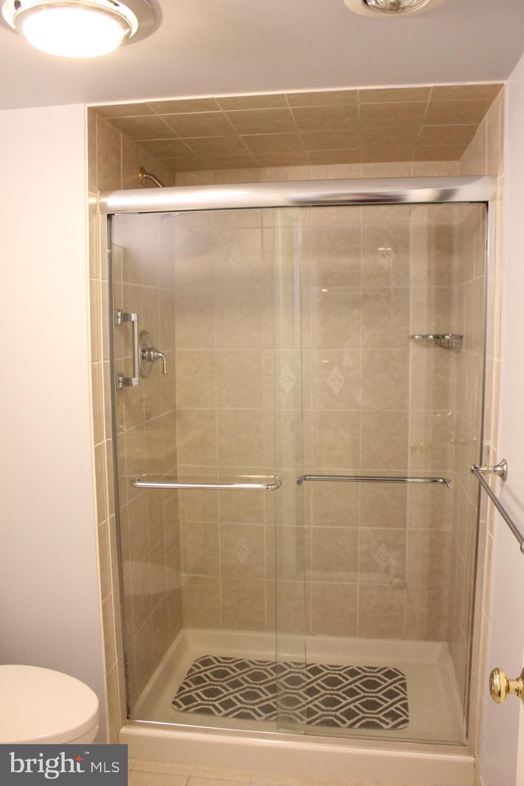 VALLEY FORGE TOWER - Residential Lease