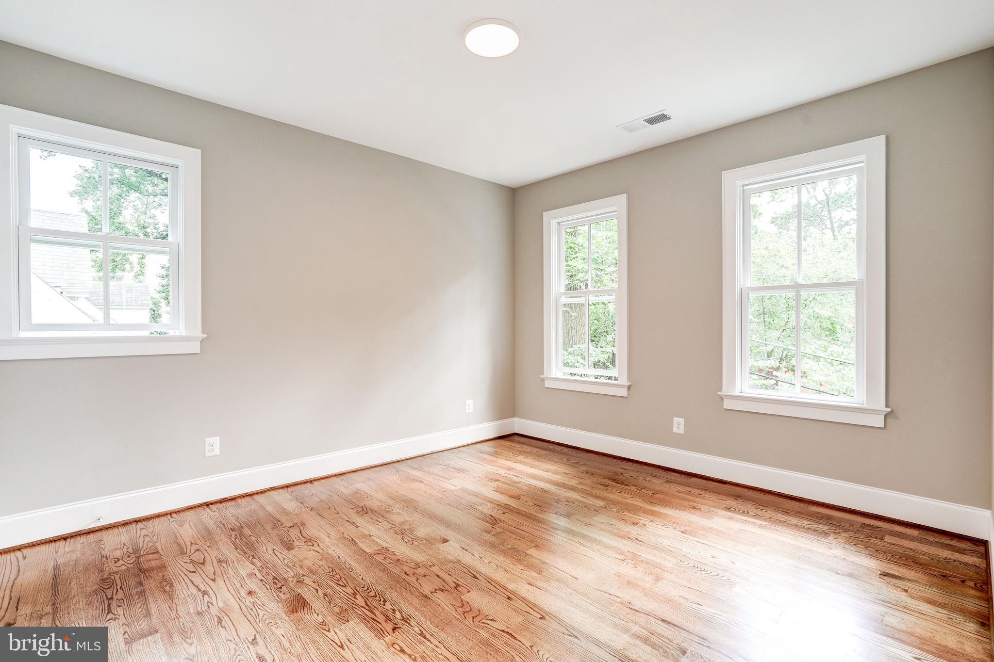 LEE HEIGHTS - Residential