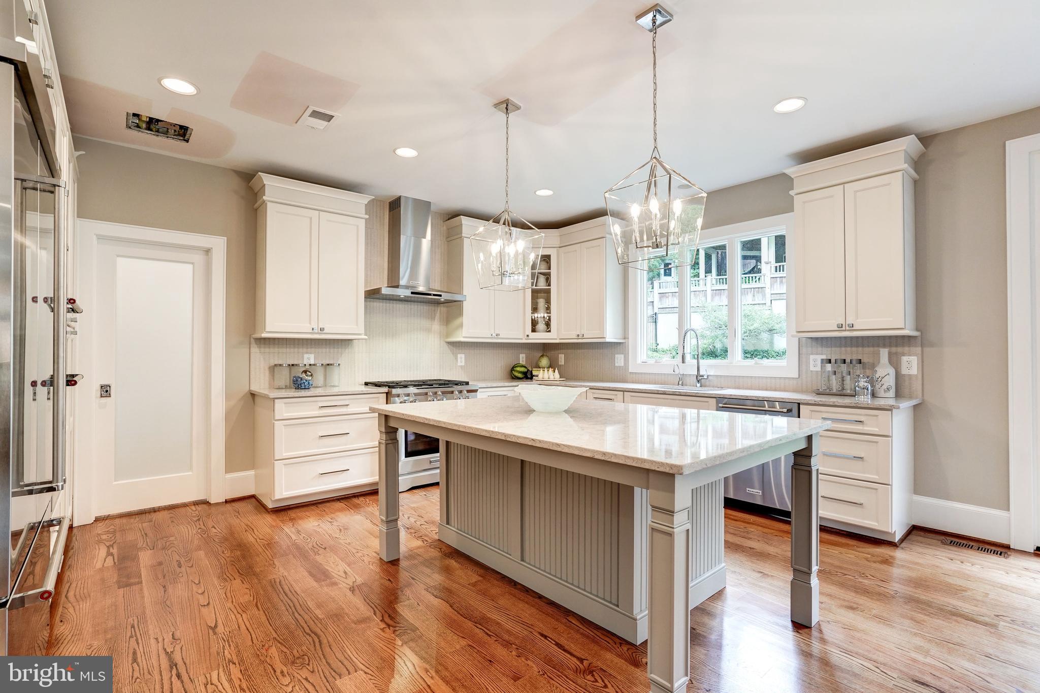 LEE HEIGHTS - Residential