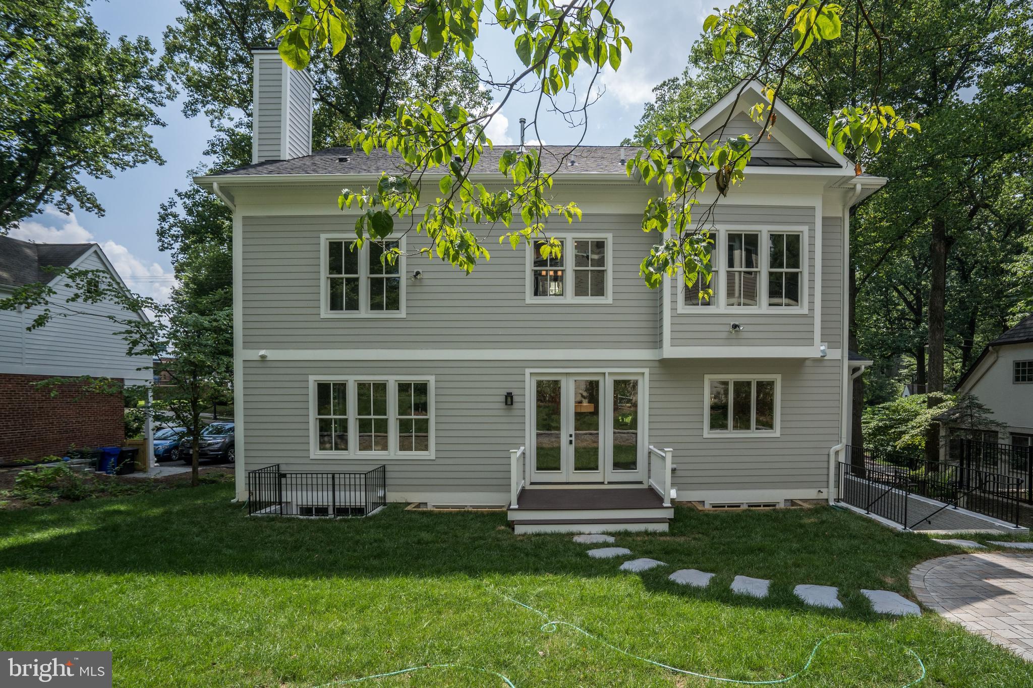 LEE HEIGHTS - Residential