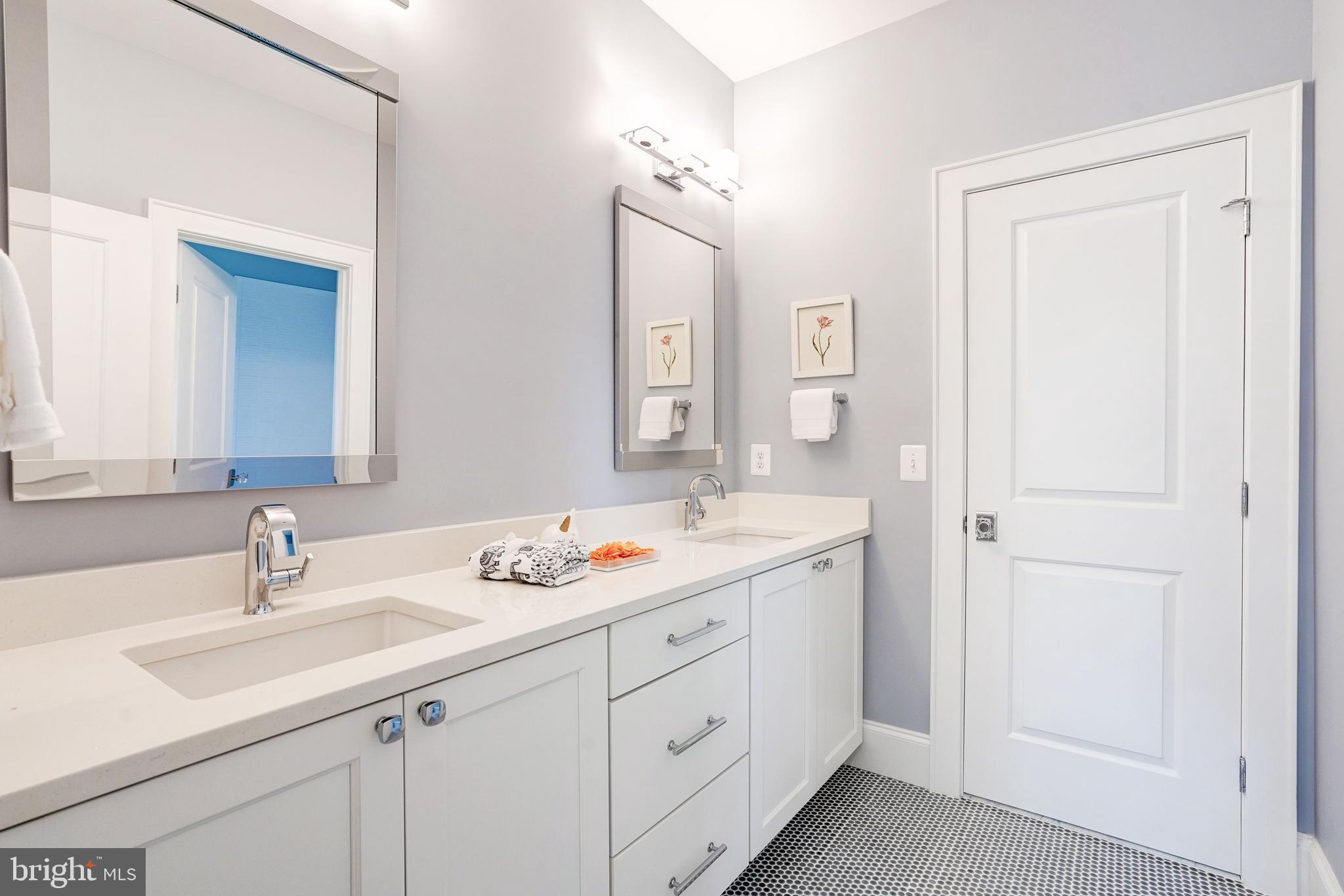 LEE HEIGHTS - Residential