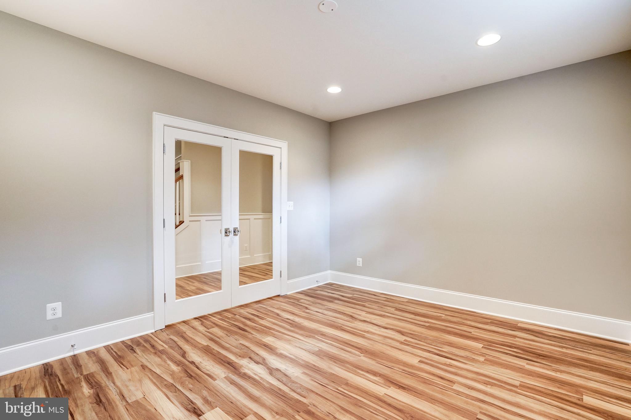 LEE HEIGHTS - Residential