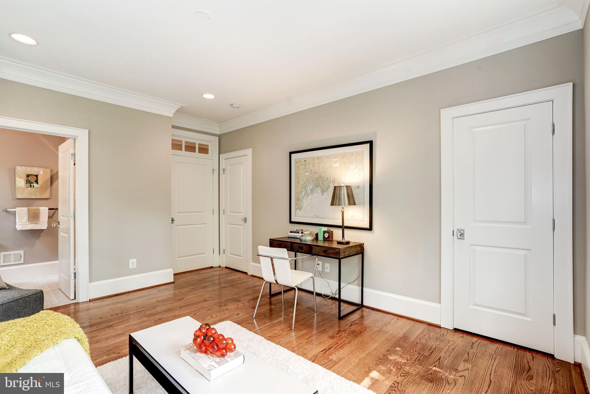 LEE HEIGHTS - Residential