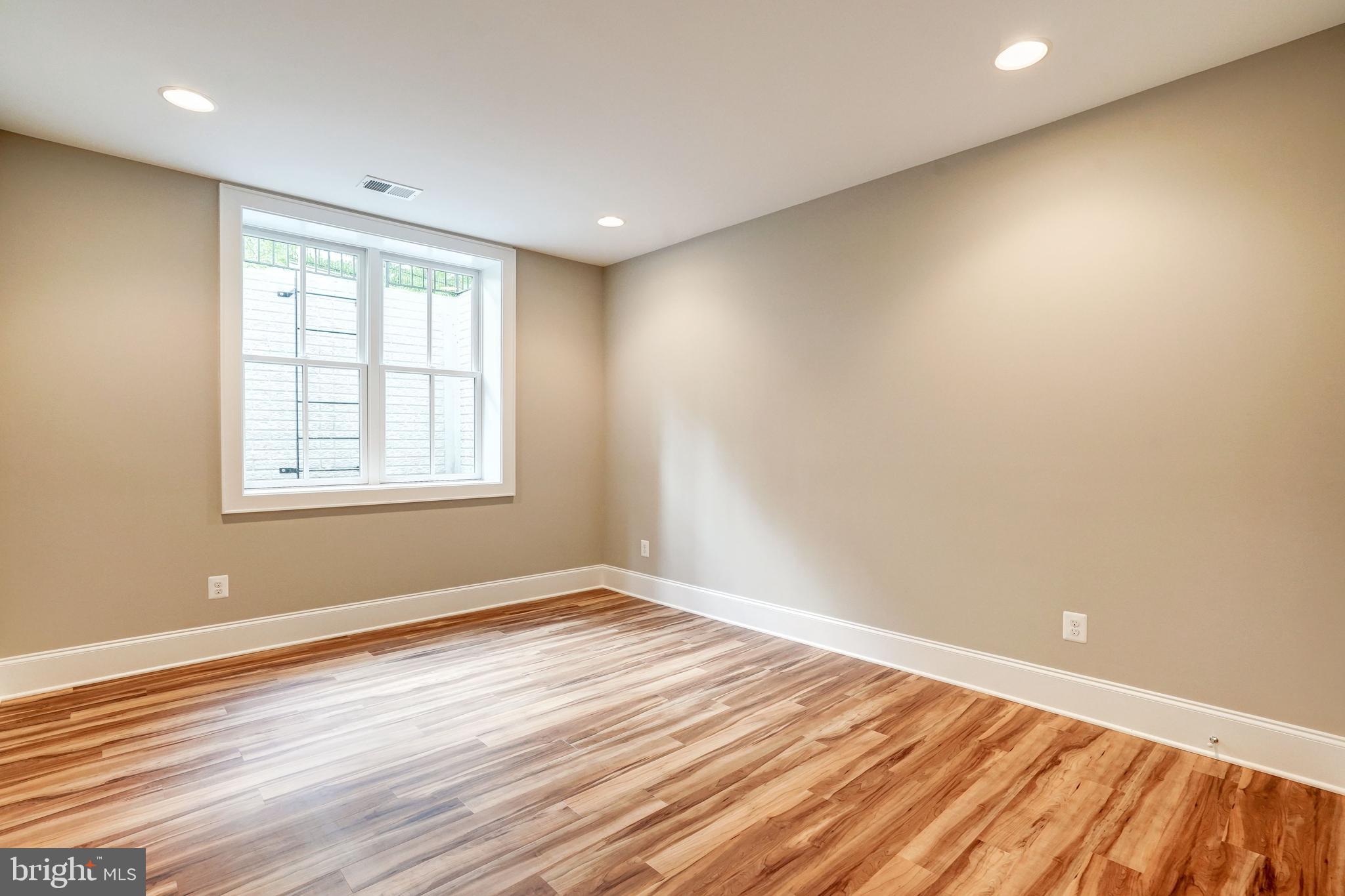 LEE HEIGHTS - Residential