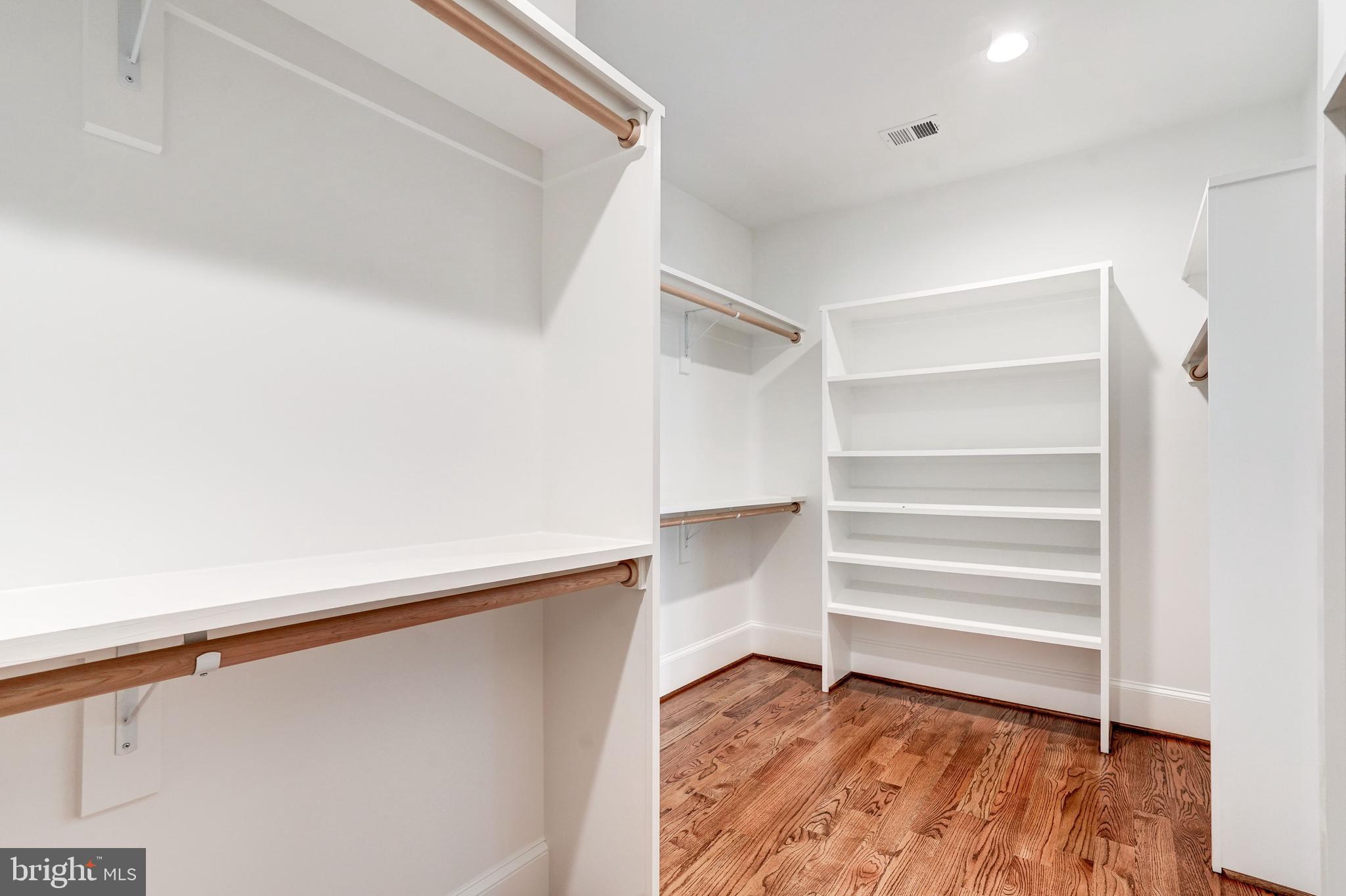 LEE HEIGHTS - Residential