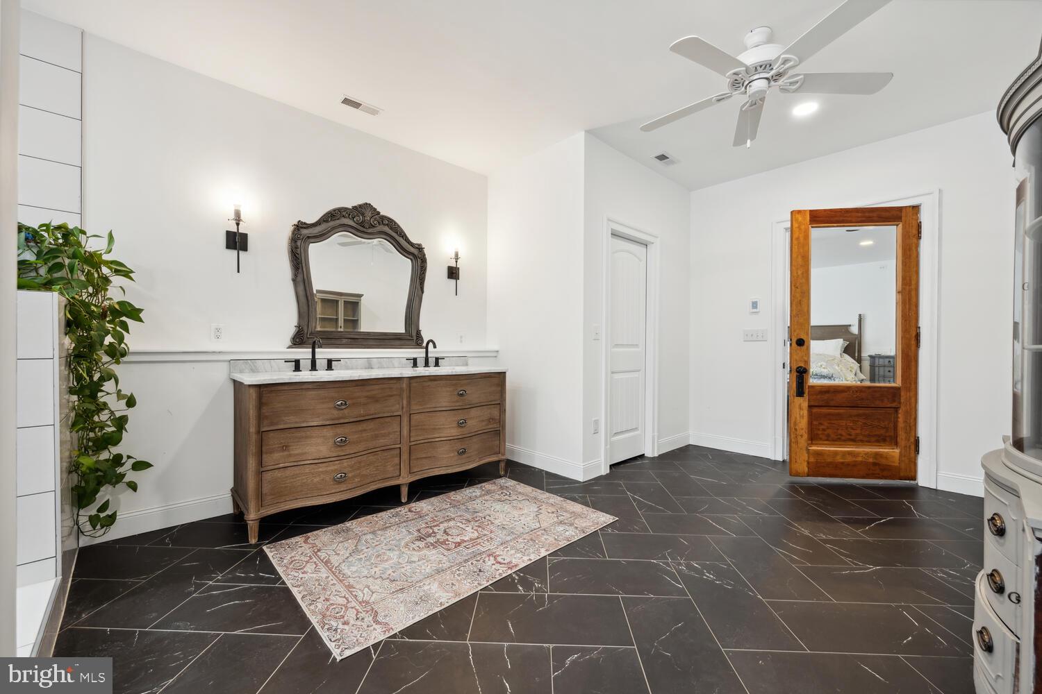 CENTREVILLE - Residential