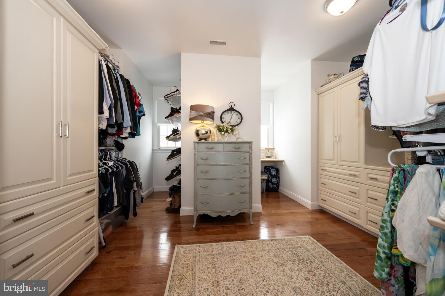 CENTREVILLE - Residential