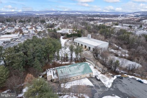 Photo of 105 E Cornwell Lane, PURCELLVILLE, VA 20132 (MLS # VALO2116682)