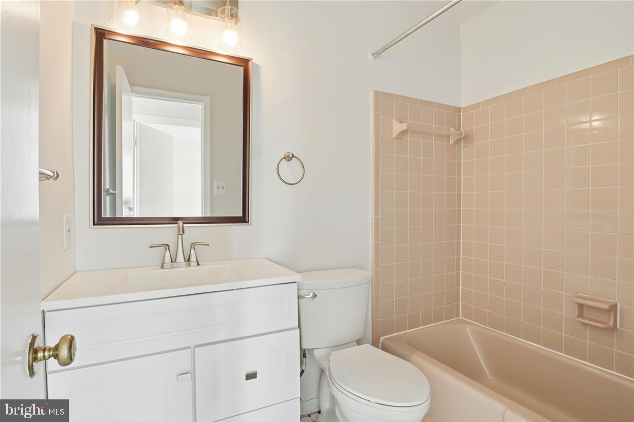 LAKE BRADDOCK - Residential Lease