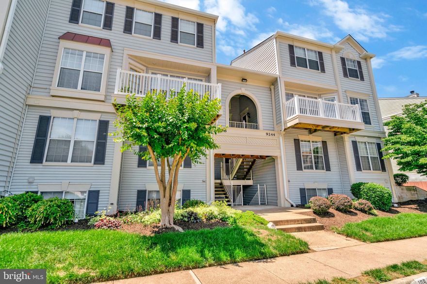 Light filled condo in Gunston Corner. 2 bedrooms and 2 full bathrooms. Granite Countertops, hardwood floors throughout & recessed lighting. Washer/Dryer included. The family room opens to the rear grass common area. Minutes to Amazon Fresh, Fort Belvoir, Restaurants & More! Community pool access. Parking included.