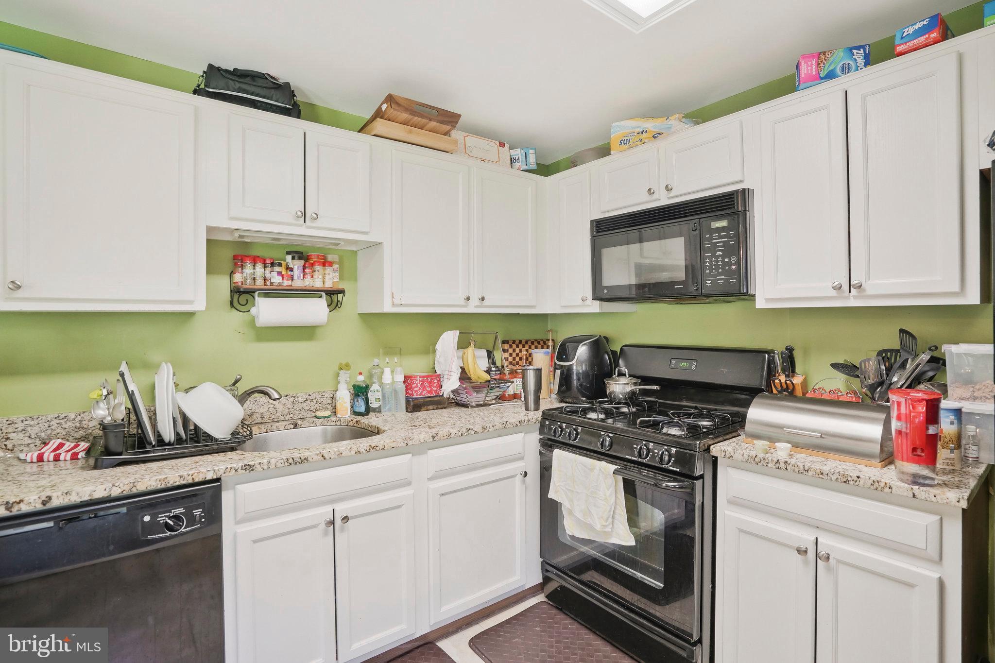 GUNSTON CORNER - Residential Lease