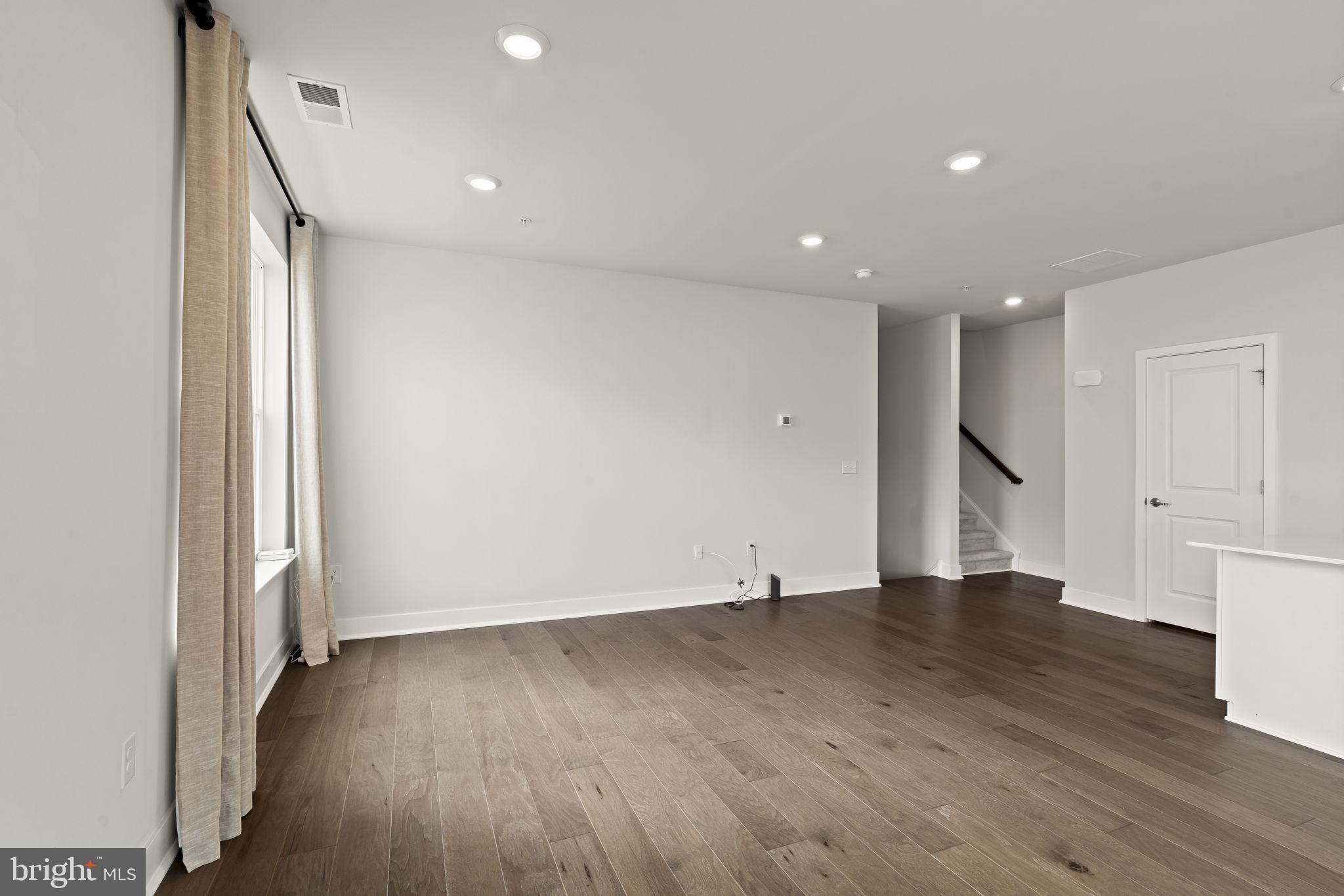 STEELPOINTE - Residential