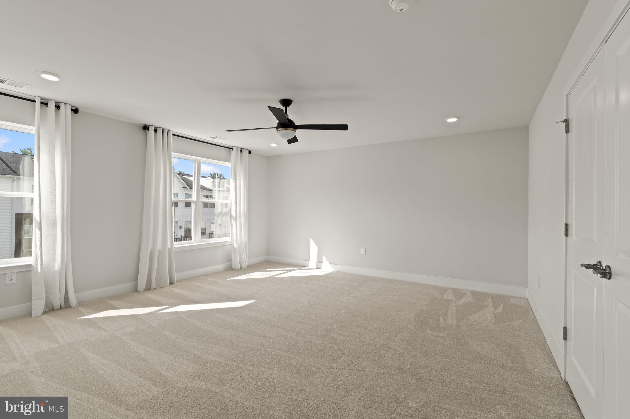 STEELPOINTE - Residential